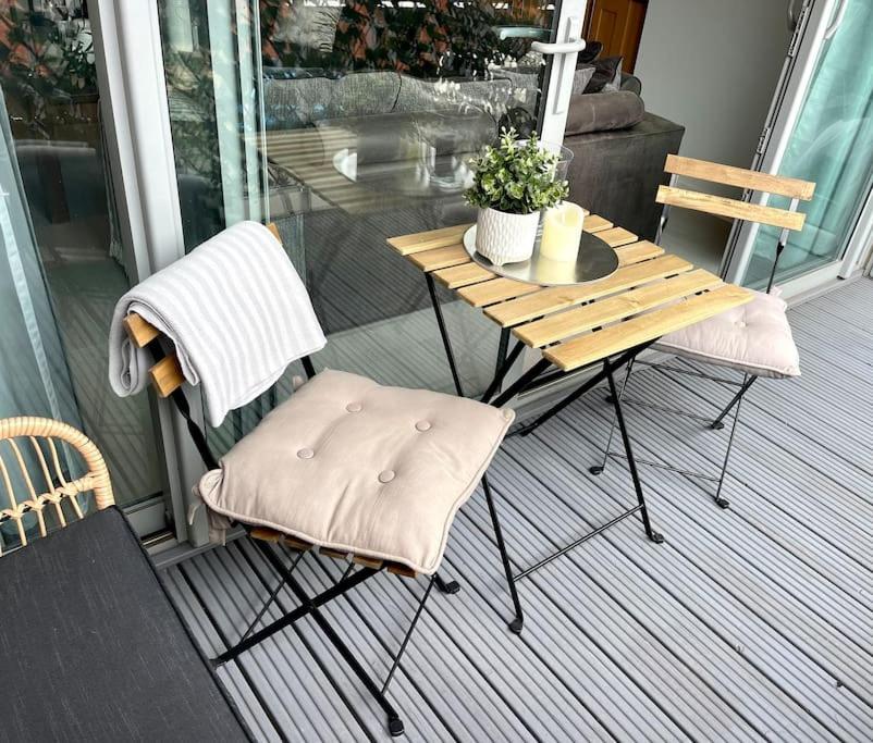 Luxury 2 Bed 2 Bath With Balcony, Fast Wifi In Centre Apartment Birmingham