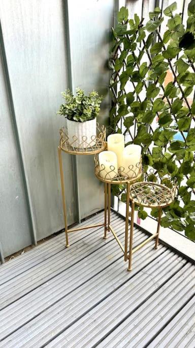 Luxury 2 Bed 2 Bath With Balcony, Fast Wifi In Centre