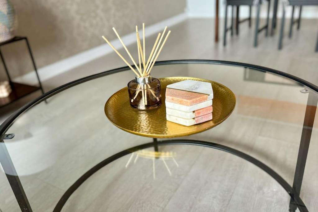 Apartment Luxury 2 Bed 2 Bath With Balcony, Fast Wifi In Centre Birmingham