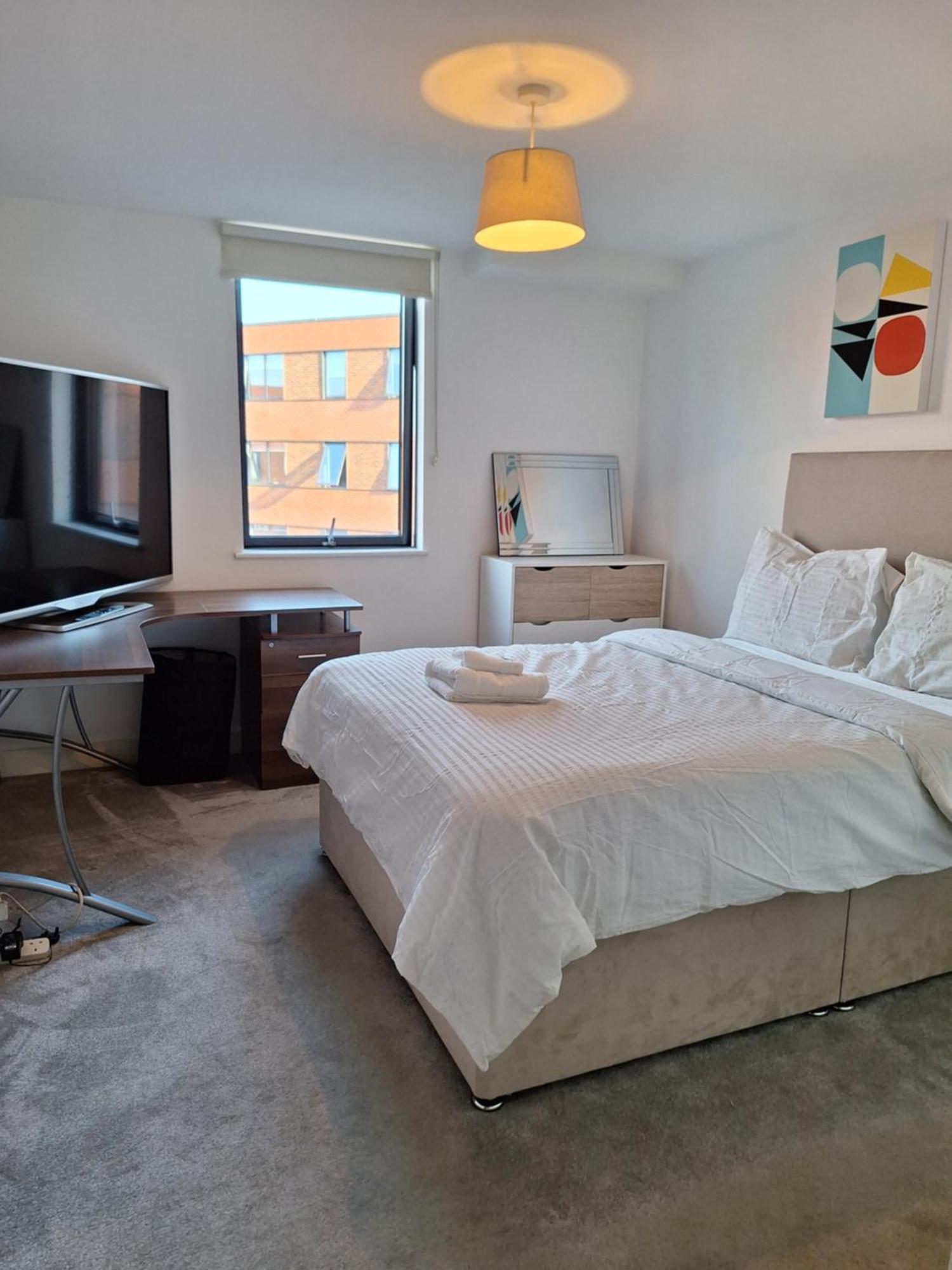Madison 2 Beds Apartment *