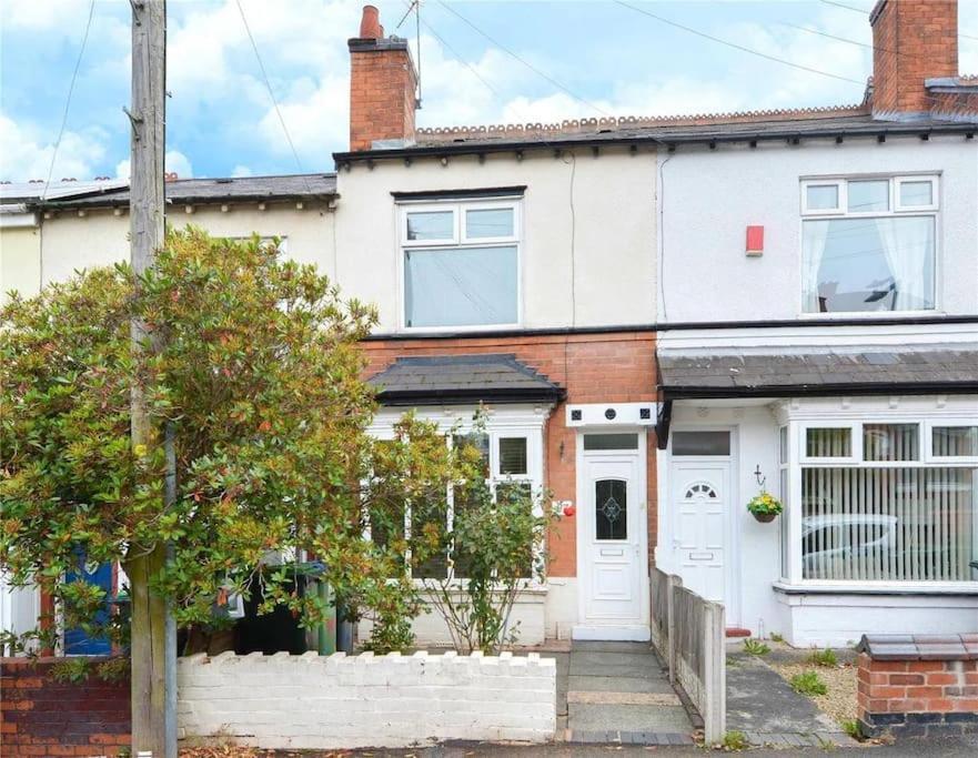 Free Parking Private 4 Bedroom House * Birmingham
