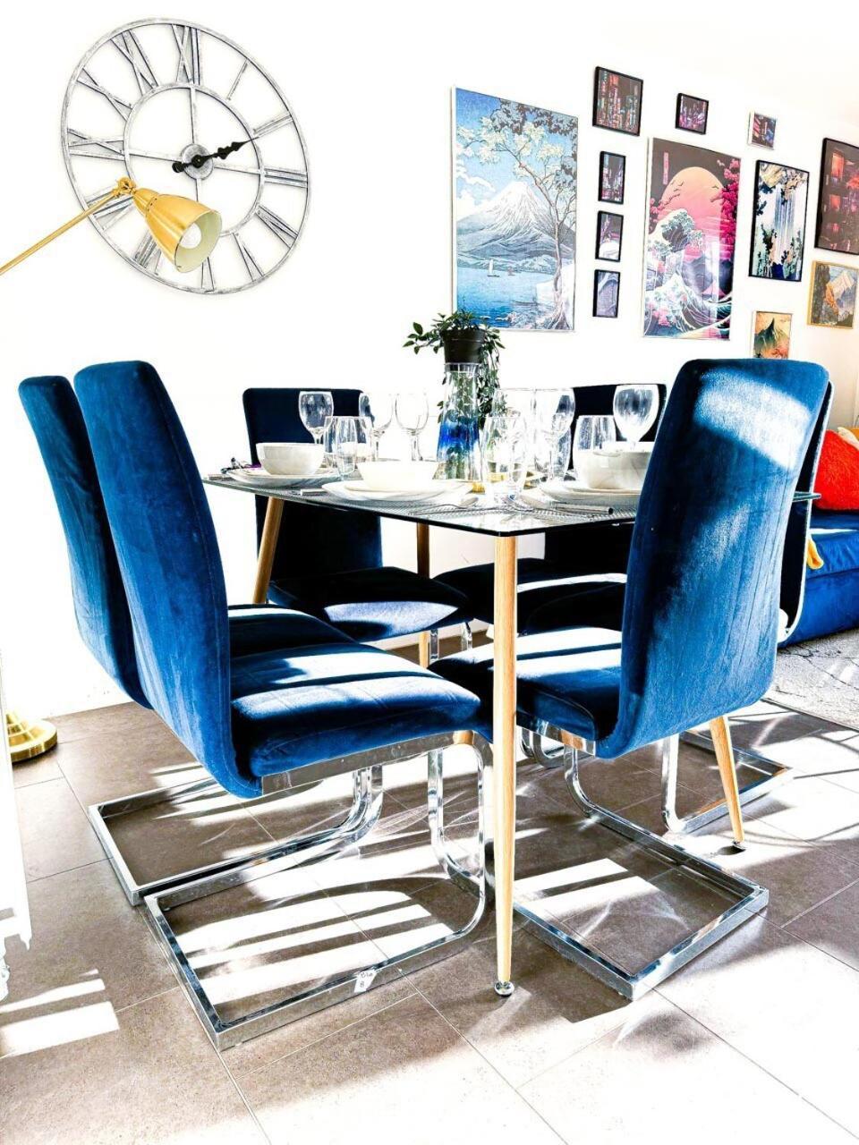 Optimal Luxury For Contractors And Large Groups 3 Bedroom 2 Bath - Sleep Unto 9 Guests- 5 Mins Drive To The Centre Pets Allowed -- Free Parking Onsite Birmingham
