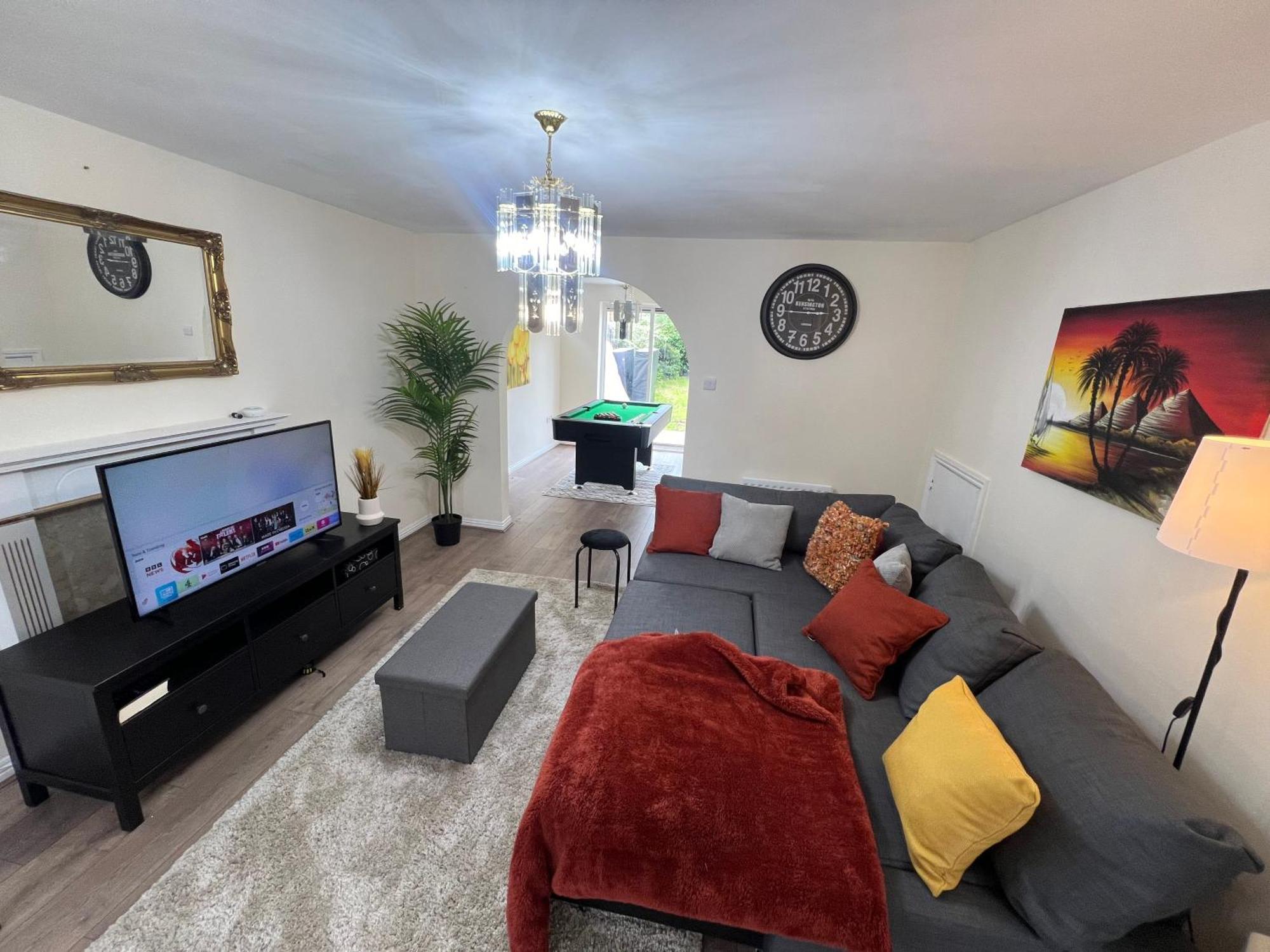 Cozy 3 Bedroom House In With Pool Table Birmingham