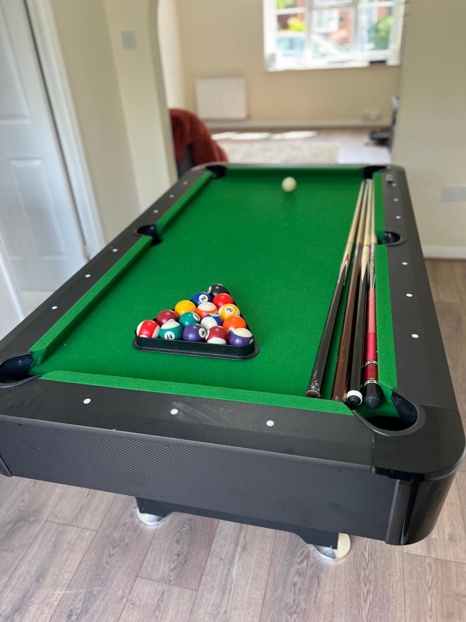 Cozy 3 Bedroom House In With Pool Table Apartment *