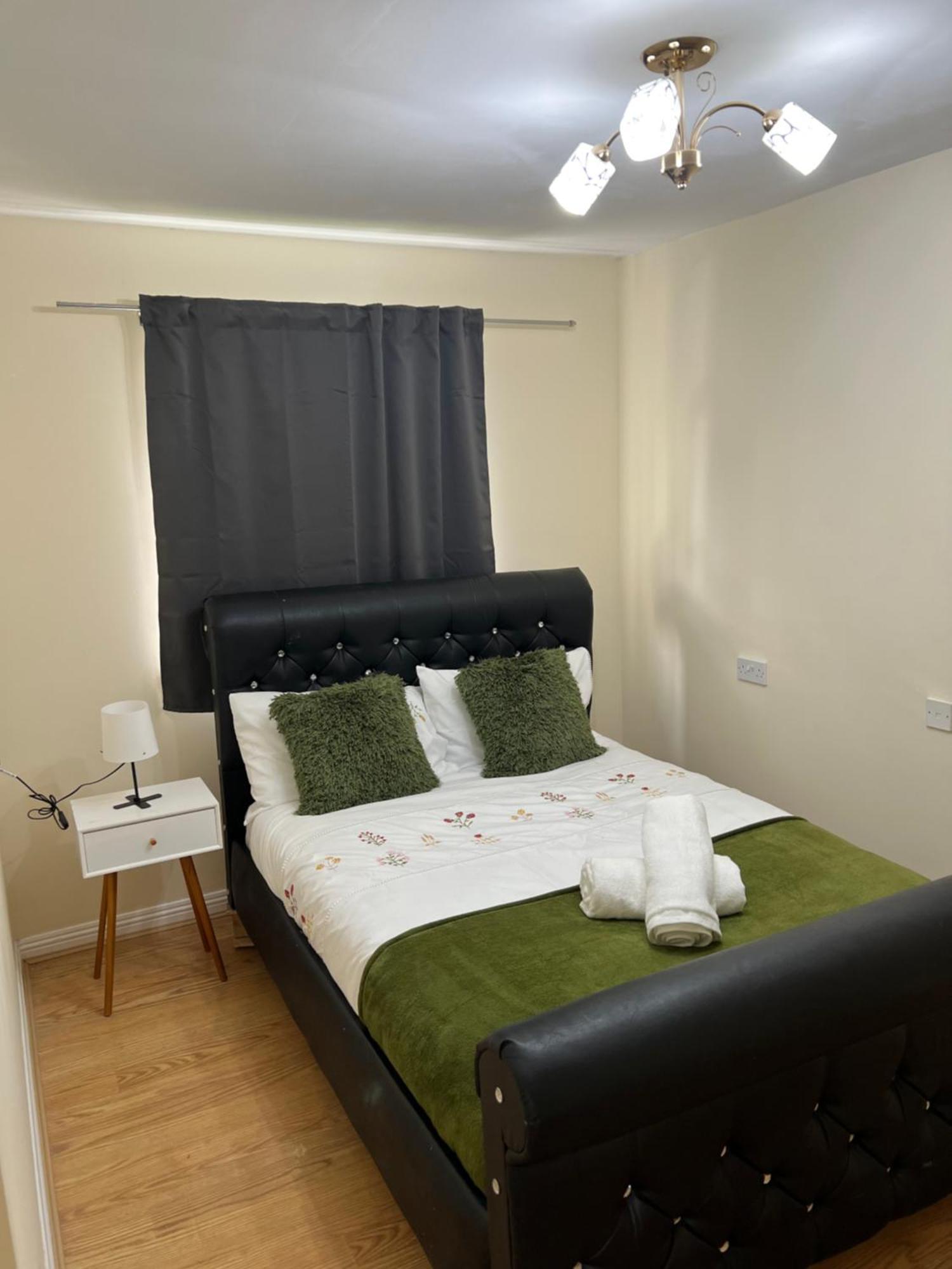 Cozy 3 Bedroom House In With Pool Table * Birmingham