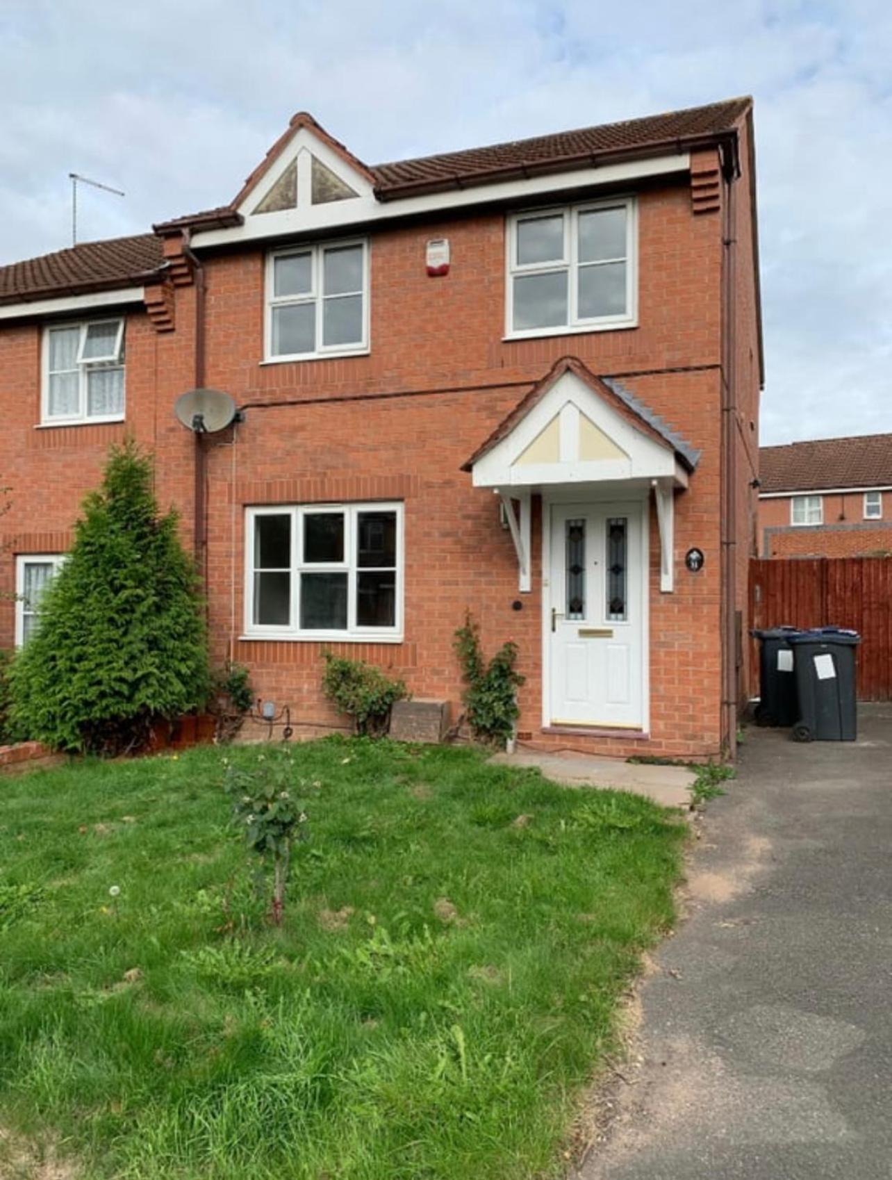 Cozy 3 Bedroom House In With Pool Table Apartment Birmingham