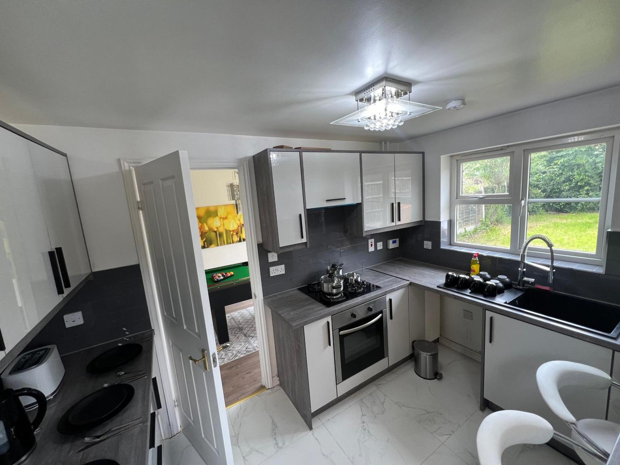 Cozy 3 Bedroom House In With Pool Table Apartment Birmingham