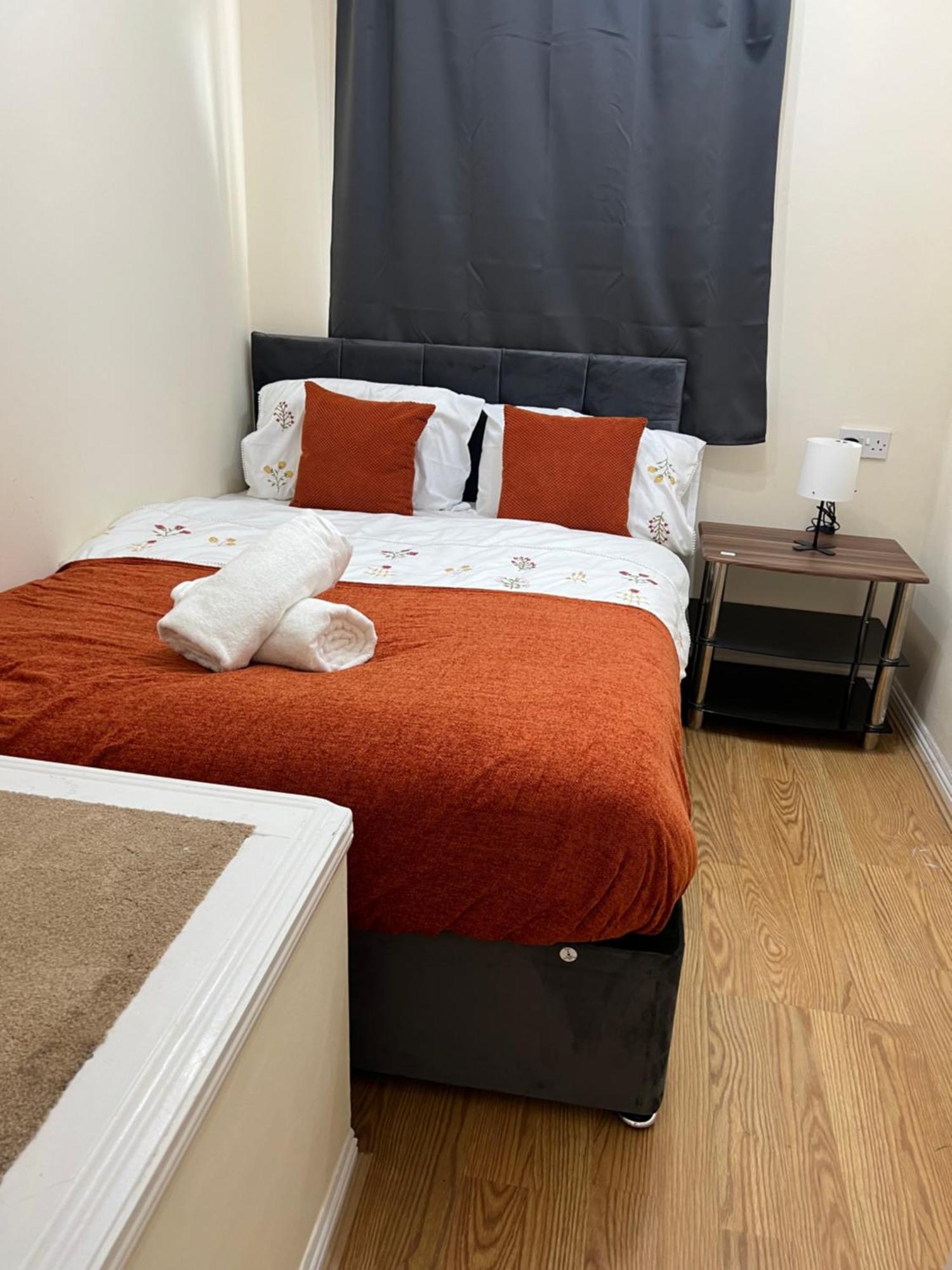 Apartment Cozy 3 Bedroom House In With Pool Table *