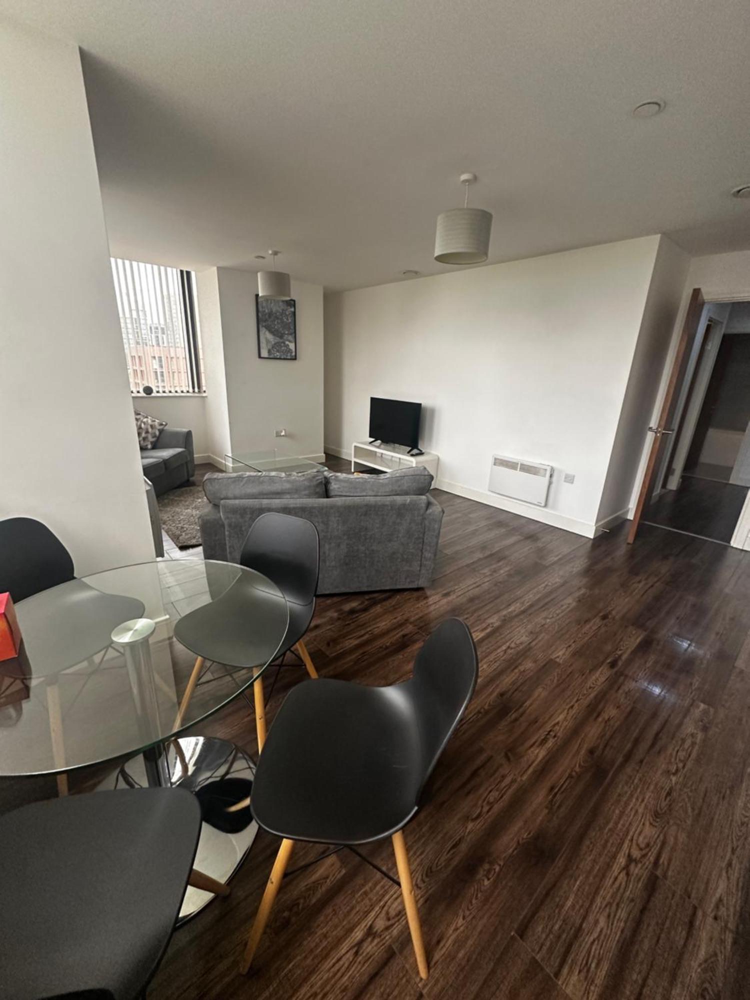 Modern 2-bedroom Kingsize Centre Apartment