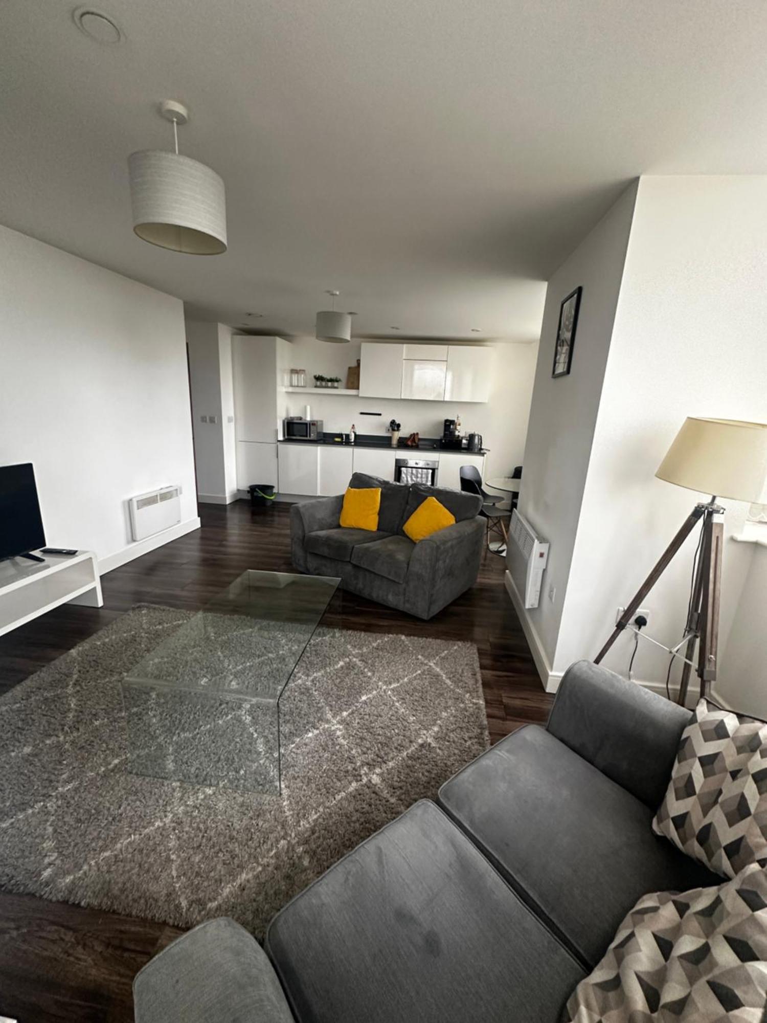 Modern 2-bedroom Kingsize Centre Apartment