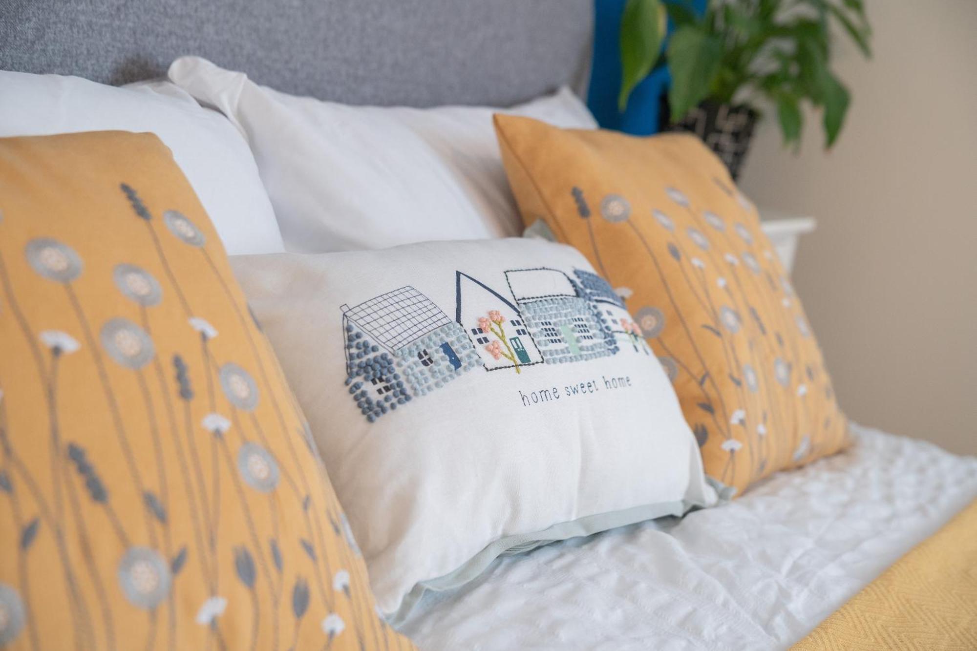 By The O2 Academy - 2 Beds 2 Baths & *