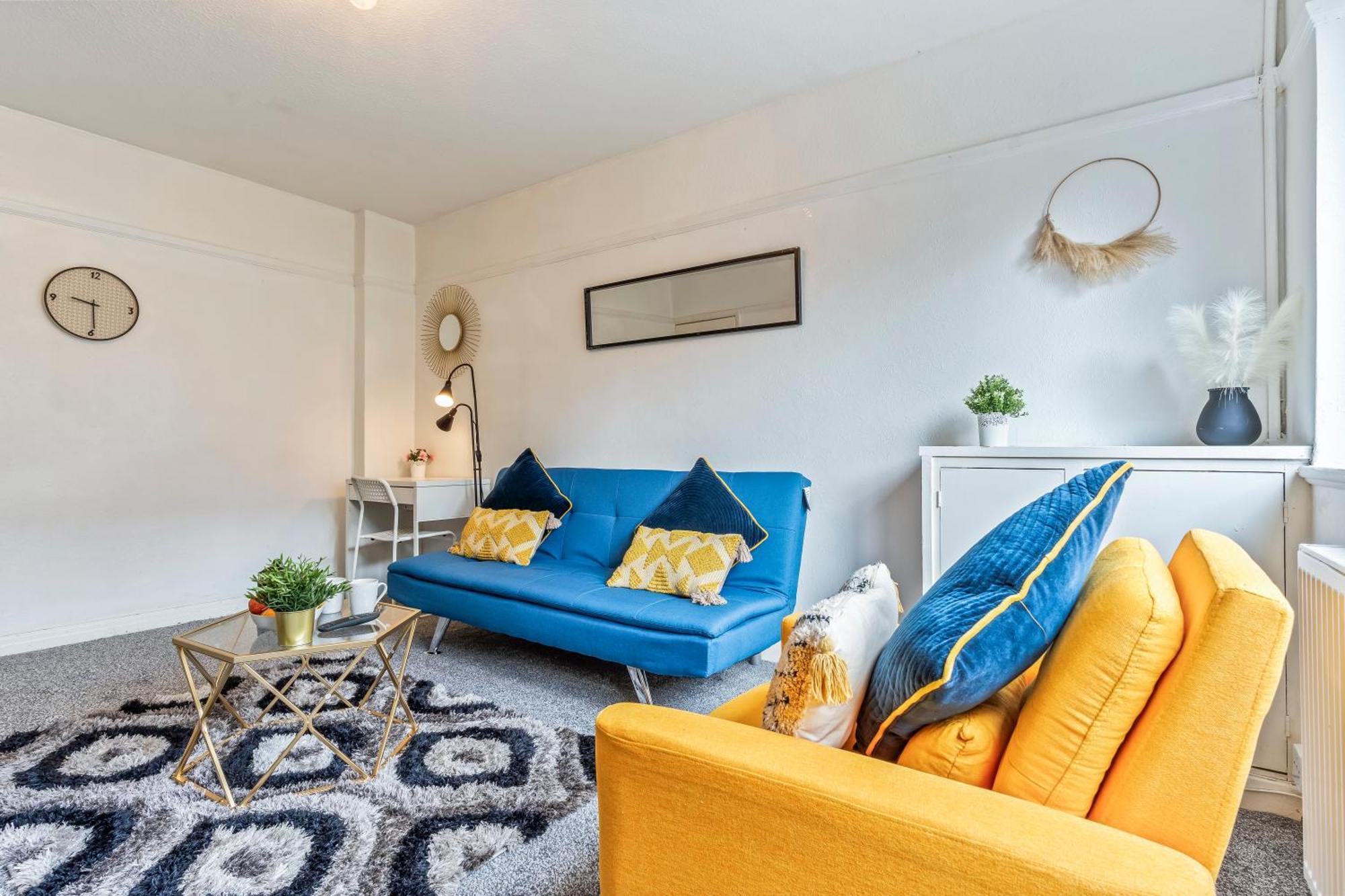 Charming 2 Bedrooms In Apartment *