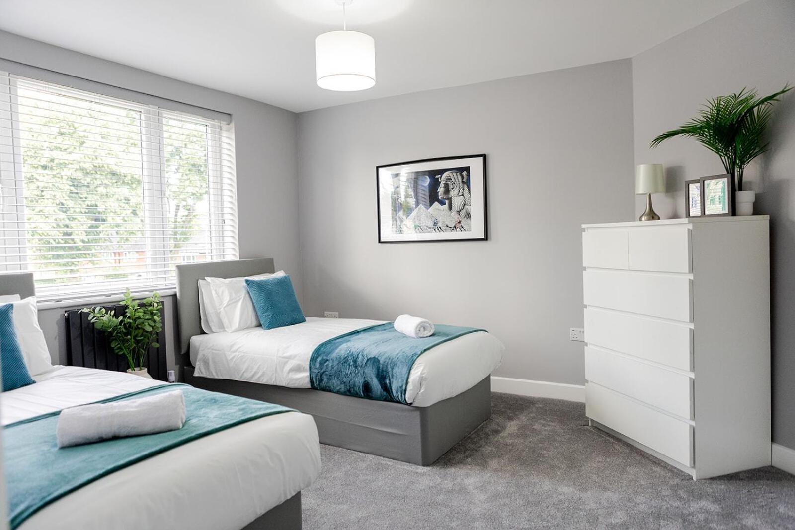 Large Stylish House Close To Centre Holiday home Birmingham