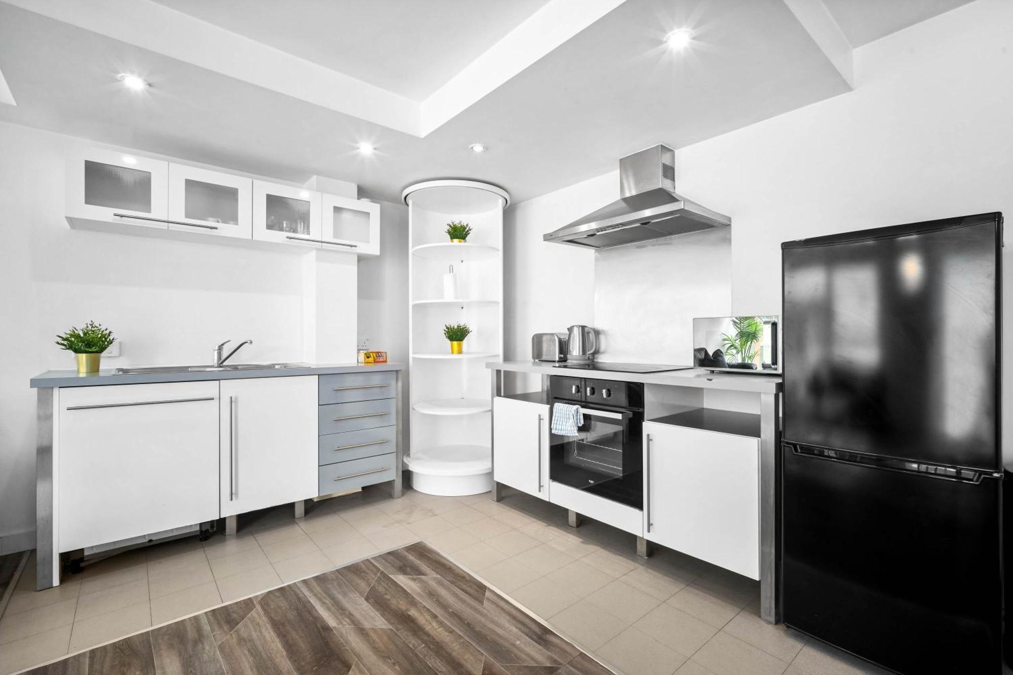 Open Plan - Centre - 2 Bedrooms - Rated - 54qc