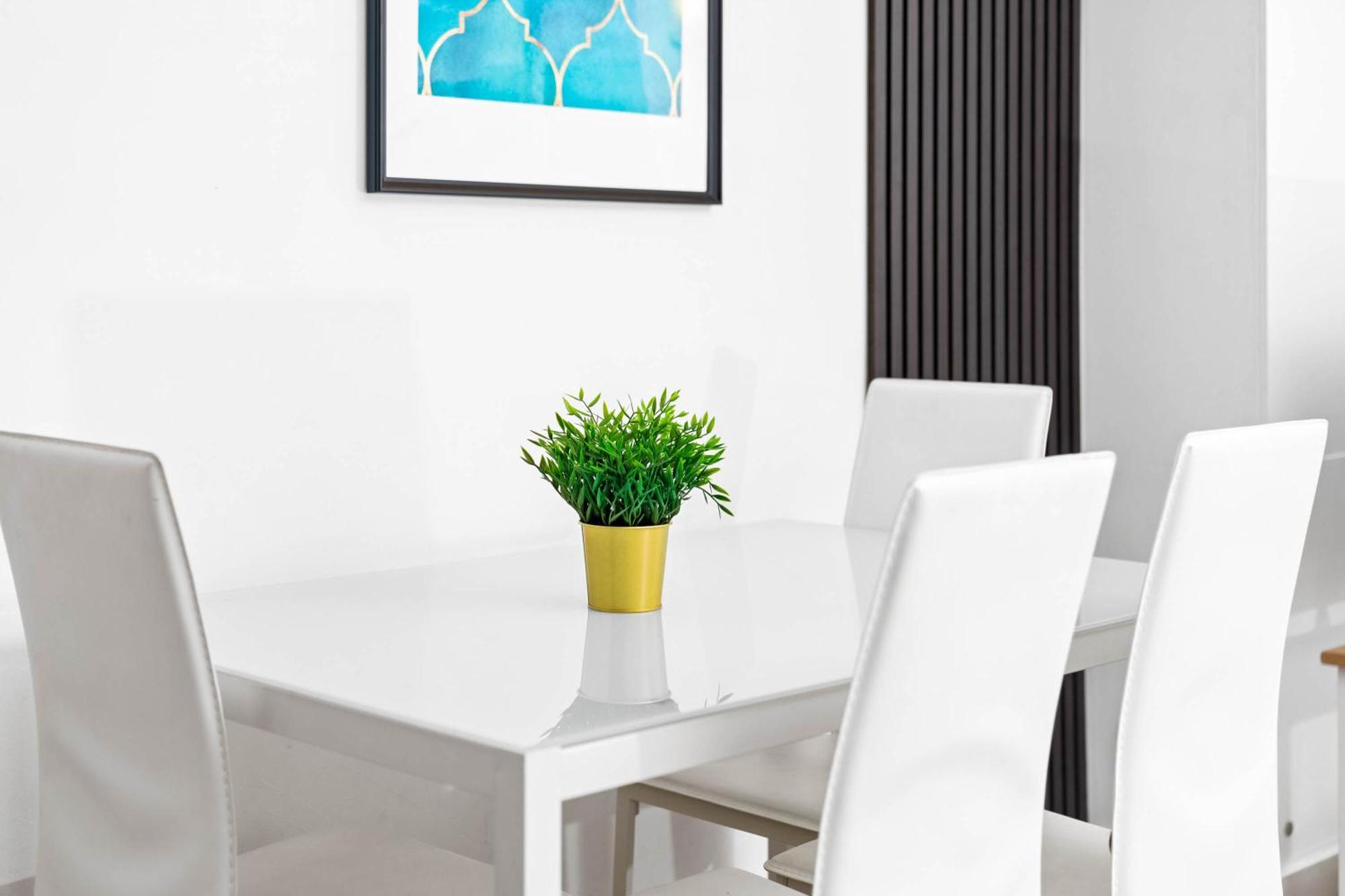 Open Plan - Centre - 2 Bedrooms - Rated - 54qc Birmingham