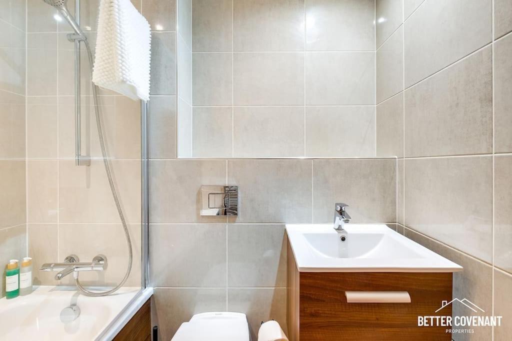 Stylish City Centre - Perfect For Groups & Long * Birmingham