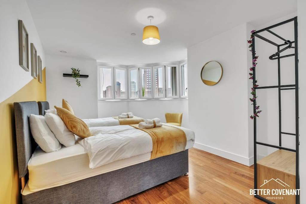Stylish City Centre - Perfect For Groups & Long Apartment *