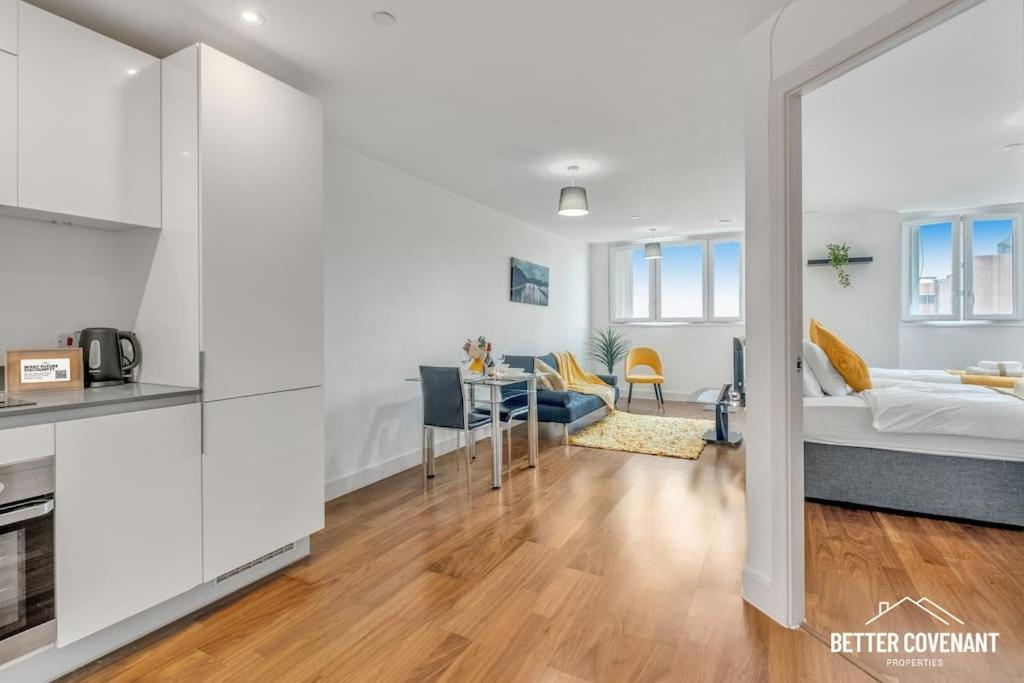 Stylish City Centre - Perfect For Groups & Long * Birmingham