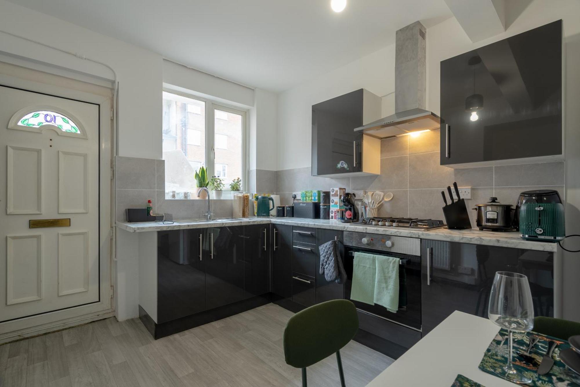 Long Term -city Center, University, Bull Ring, Broad St, Coffee Pods, Business, Students & Leisure Apartment