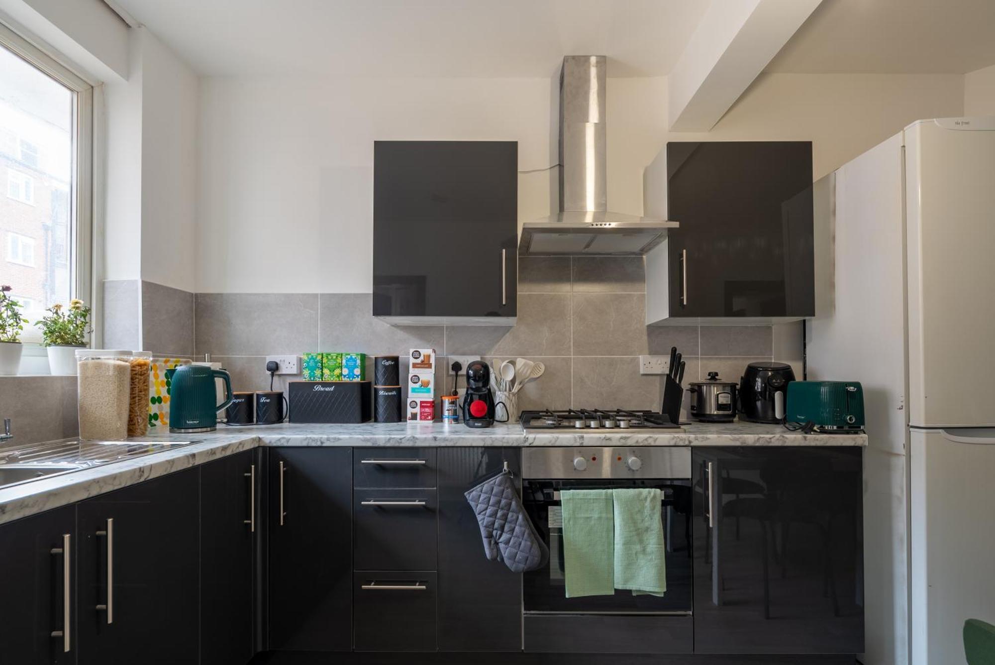 Apartment Long Term -city Center, University, Bull Ring, Broad St, Coffee Pods, Business, Students & Leisure *