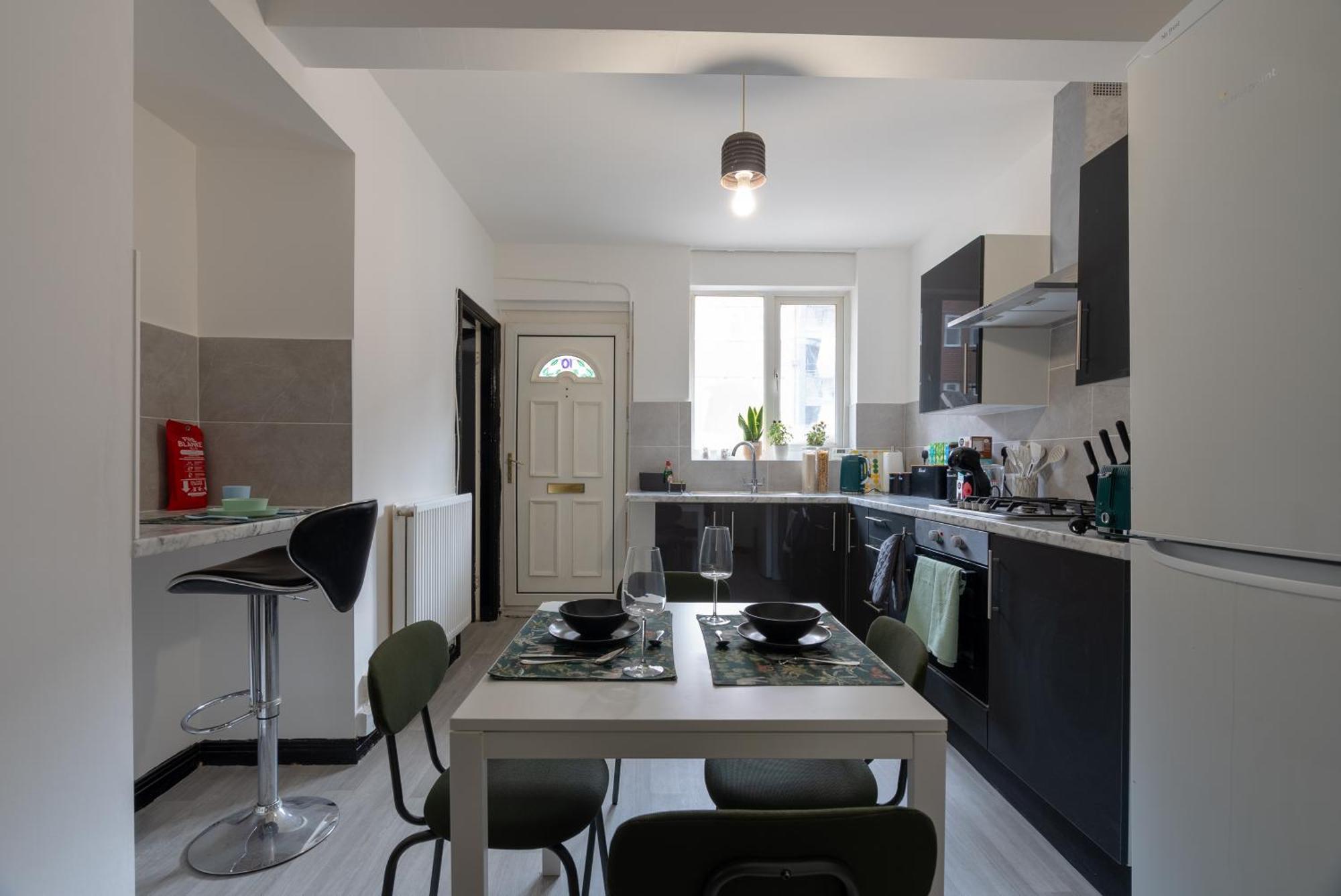 Apartment Long Term -city Center, University, Bull Ring, Broad St, Coffee Pods, Business, Students & Leisure Birmingham