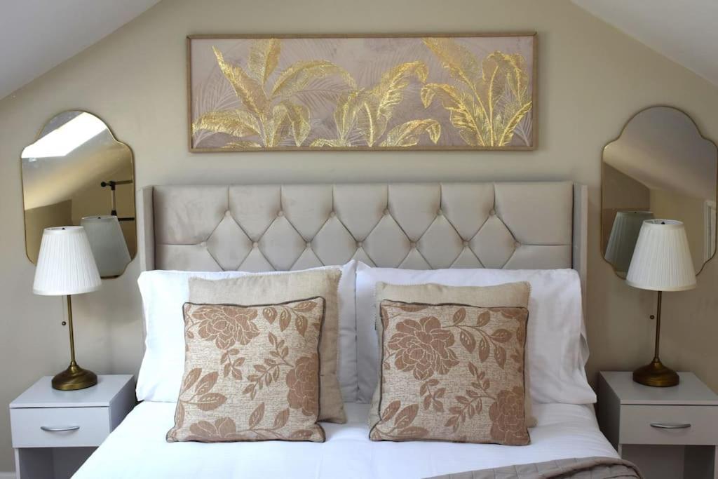 Luxe Entire 3 Bedroom Home, Perfect For Business, Contractor, Family Stays, Free Wifi & Netflix Holiday home *