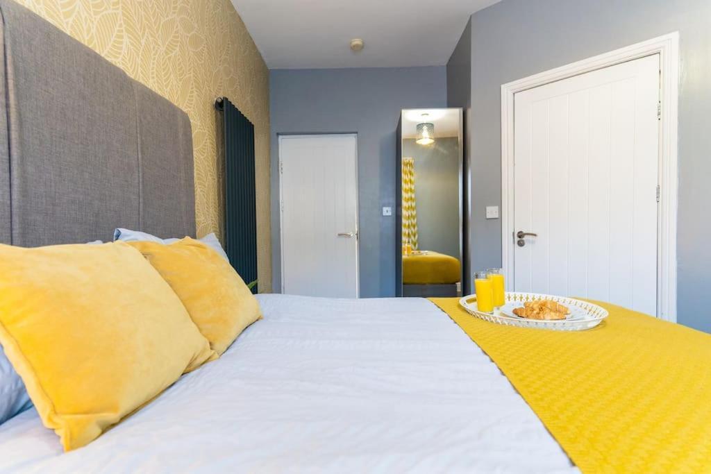 Glorious 2 - Bed Flat With Free Parking Apartment *