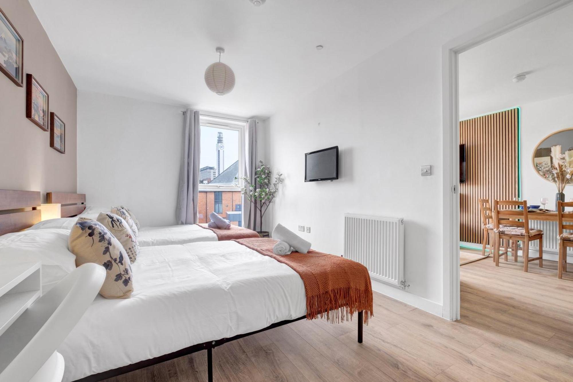Apartment Pan-asian Suite- Freepark+ Supra Games +netflix + Coffee Machine- Maihom Birmingham