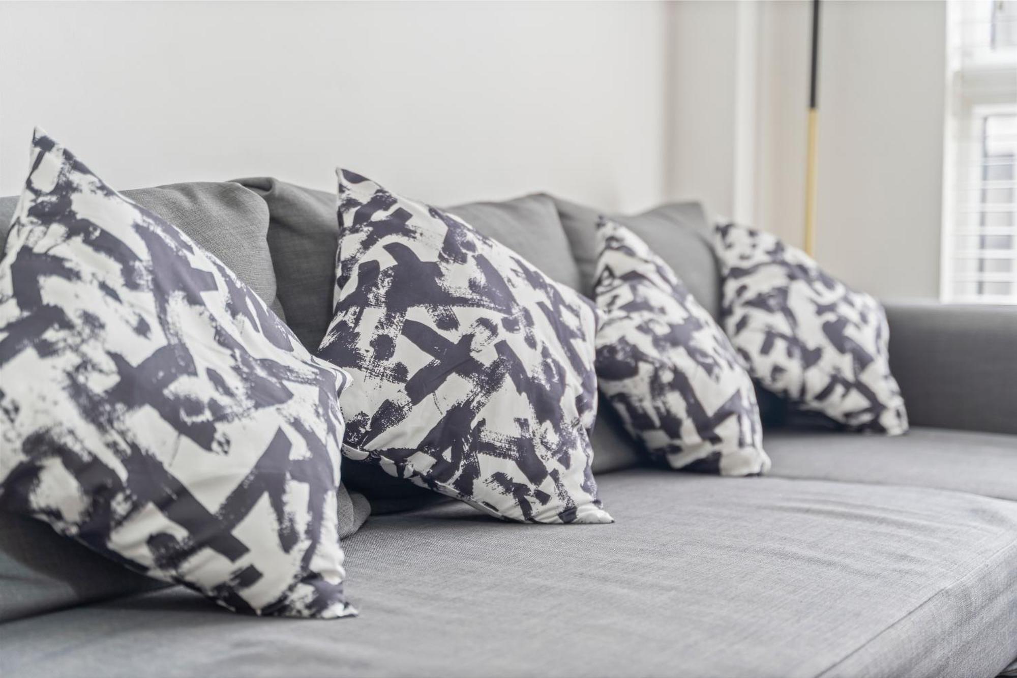 Apartment Truffle -city Centre Sleeps Upto 6 - Near Utilita Arena, Icc - Pool Table & Free Wifi