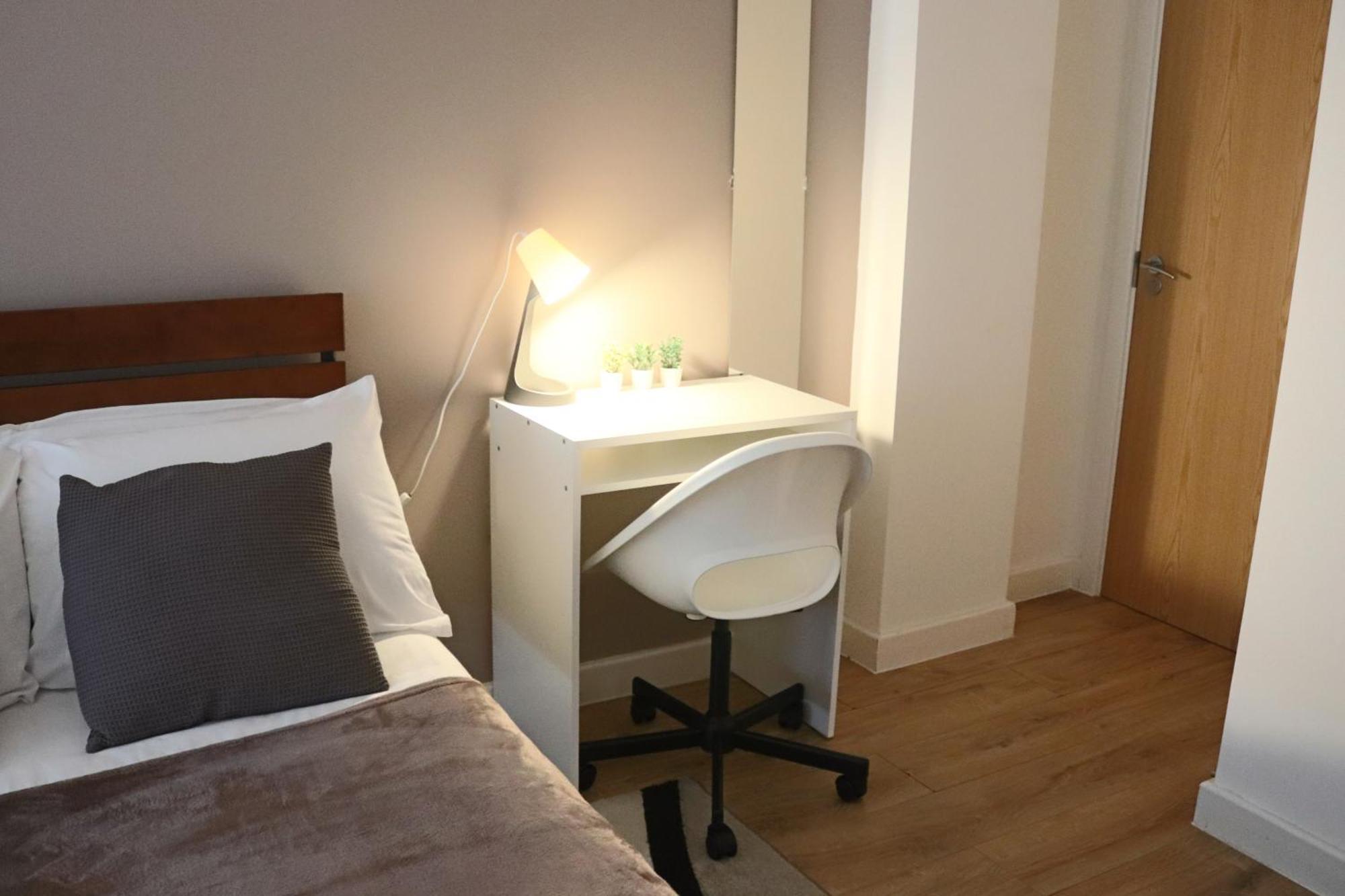 Truffle -city Centre Sleeps Upto 6 - Near Utilita Arena, Icc - Pool Table & Free Wifi