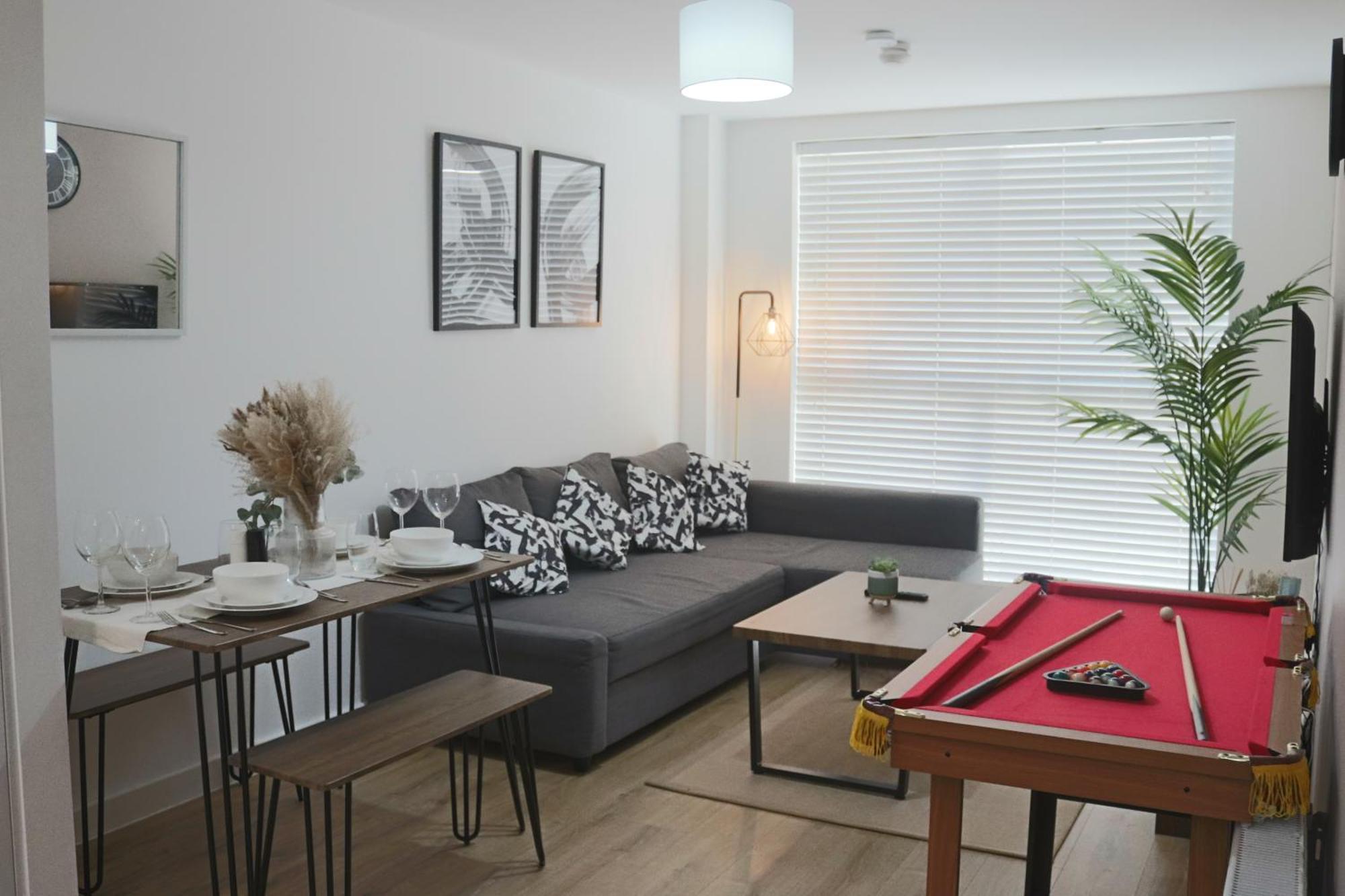 Truffle -city Centre Sleeps Upto 6 - Near Utilita Arena, Icc - Pool Table & Free Wifi Apartment *