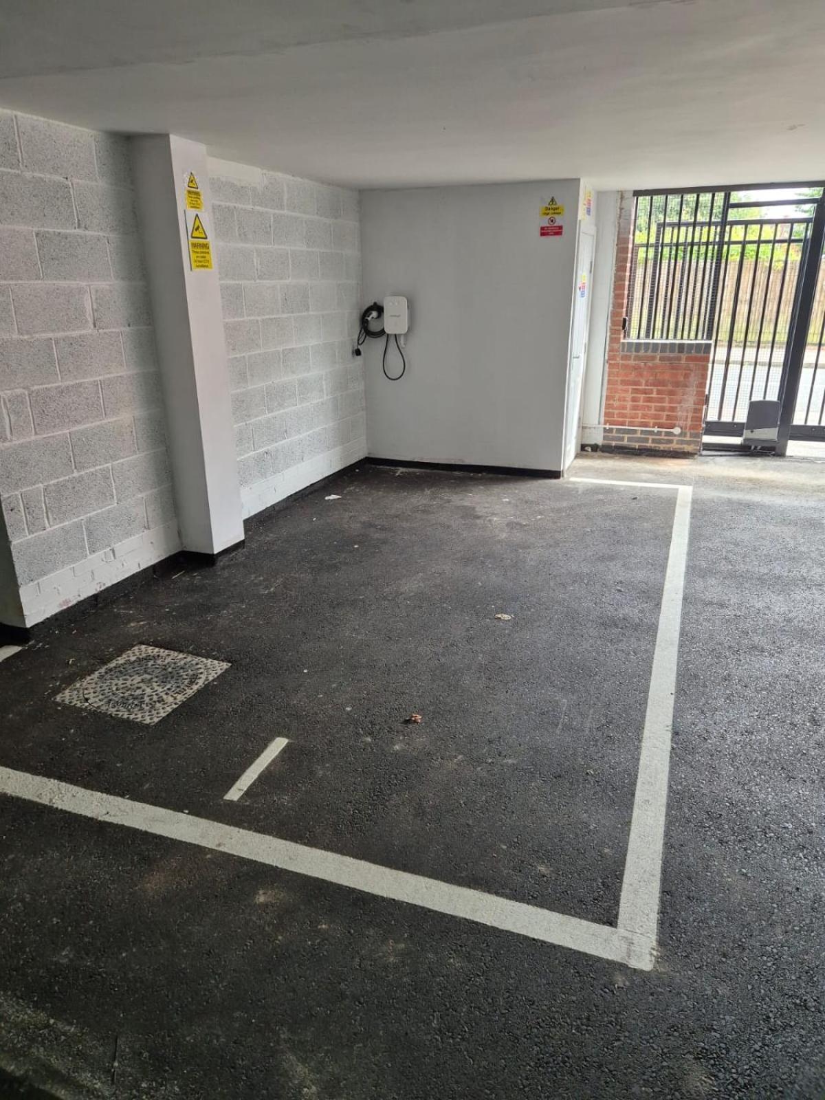 Spacious & Free Parking Apartment *