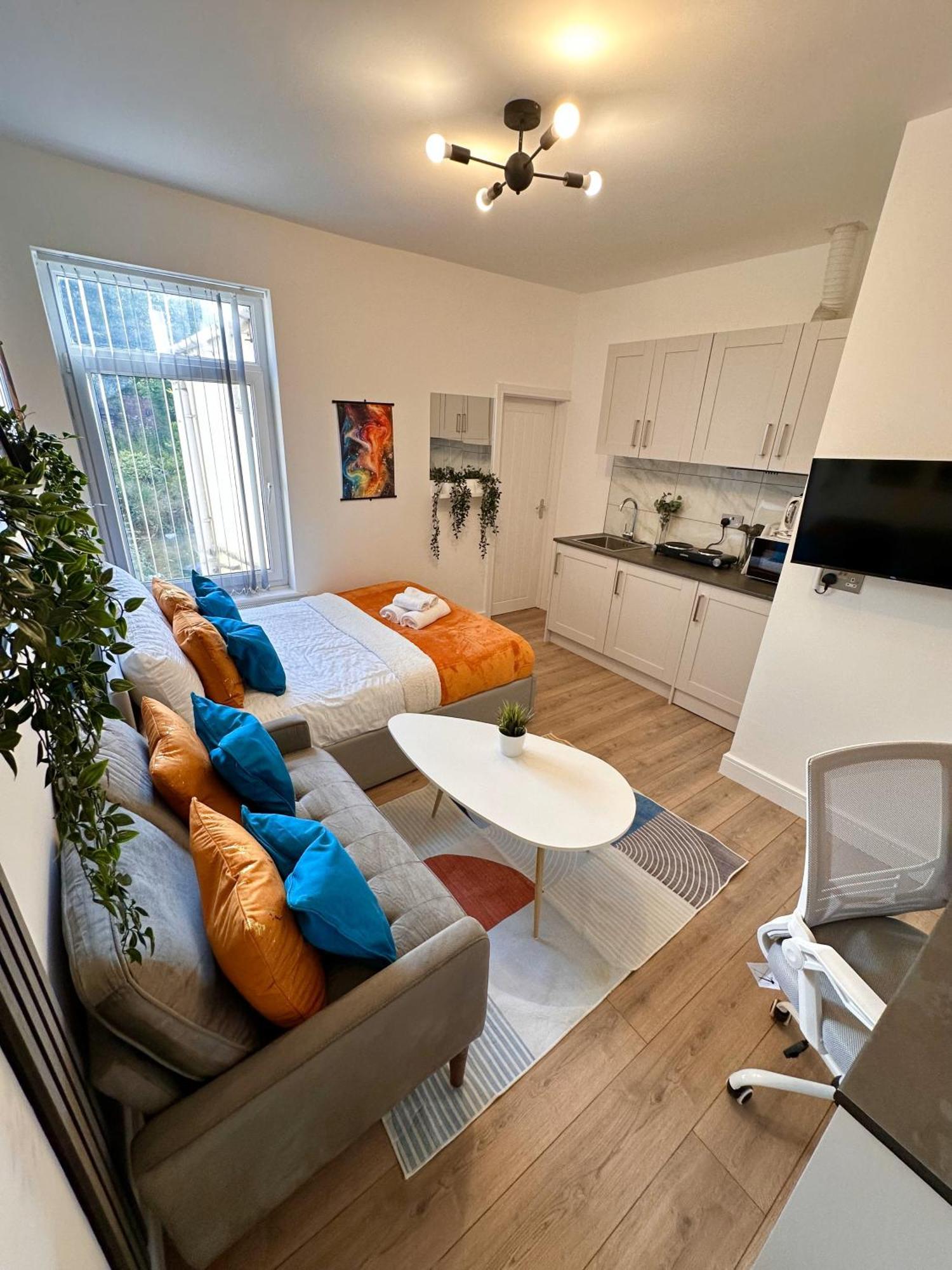 R4 Luxury Studio En-suite In Harborne Lane By Queen Elizabeth Hospital *