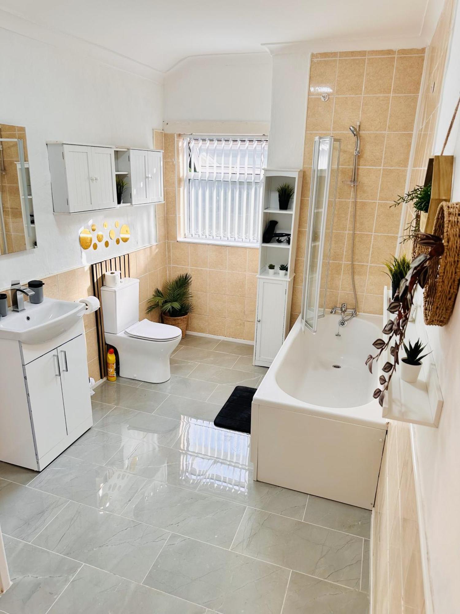 R4 Luxury Studio En-suite In Harborne Lane By Queen Elizabeth Hospital * Birmingham