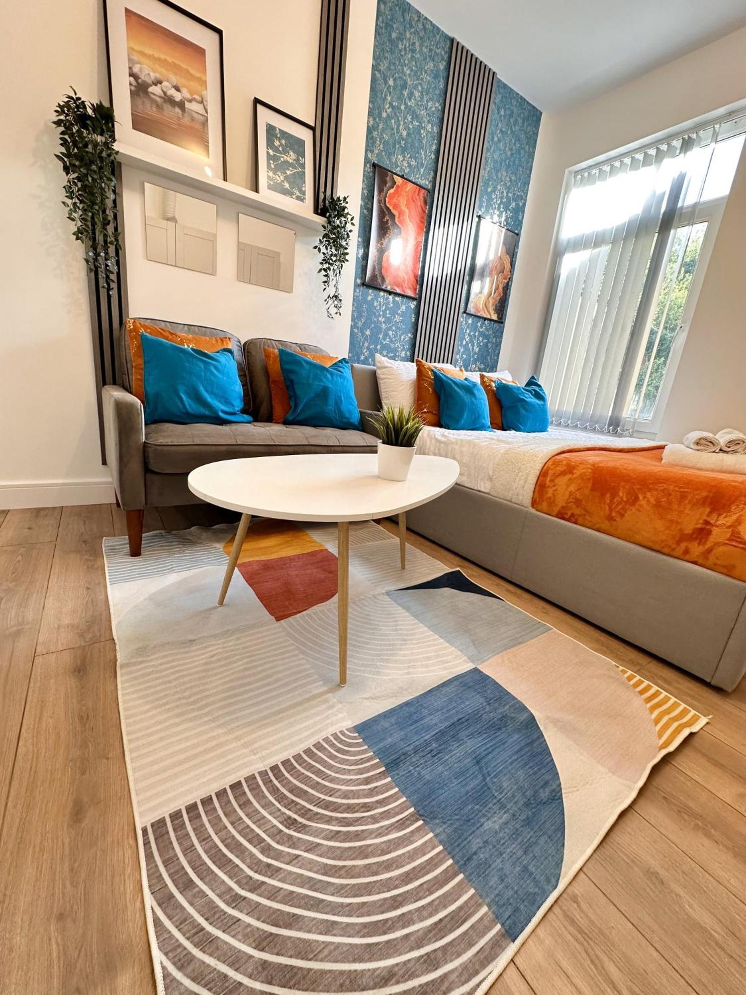 Guest house R4 Luxury Studio En-suite In Harborne Lane By Queen Elizabeth Hospital