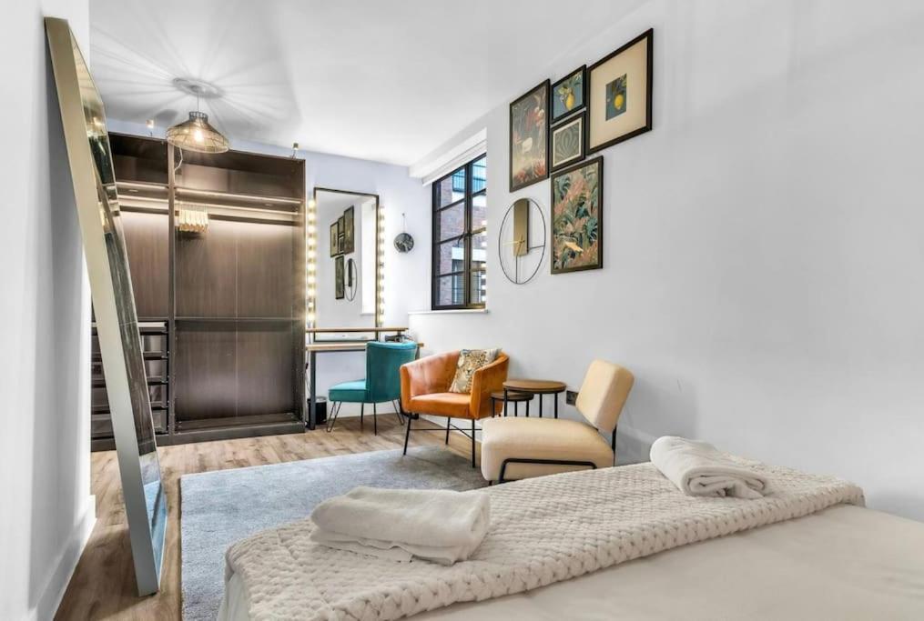 Apartment Giant Savings On Long B1 Living, Enquire Now *