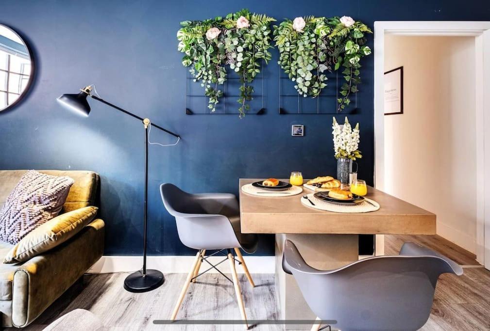 Apartment Giant Savings On Long B1 Living, Enquire Now *