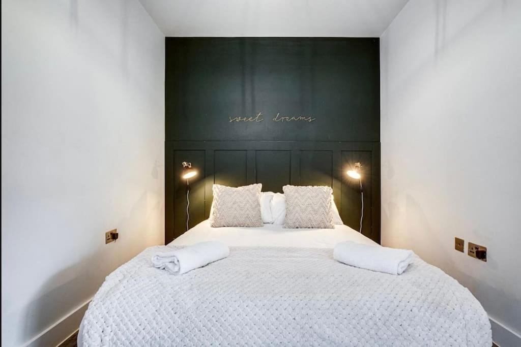 Giant Savings On Long B1 Living, Enquire Now
