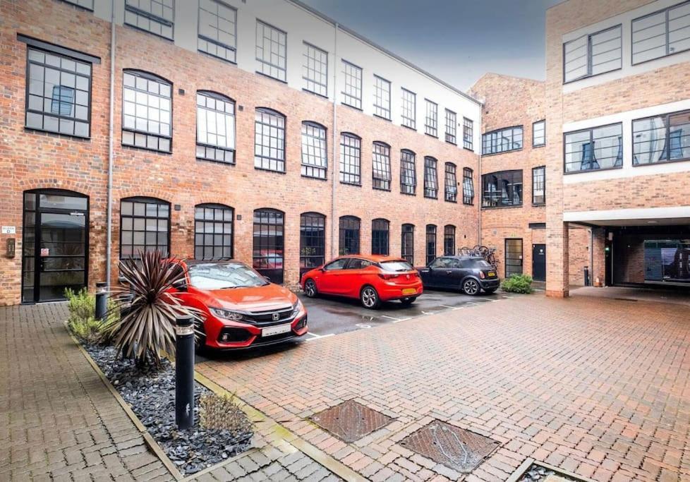 Giant Savings On Long B1 Living, Enquire Now