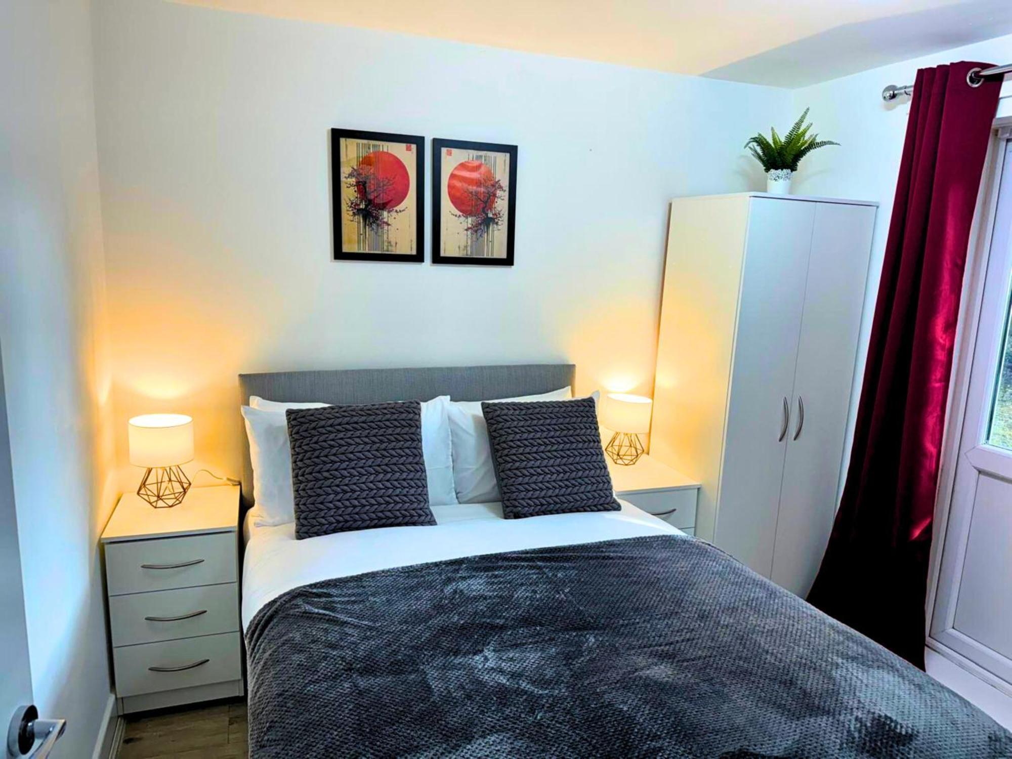 Nearby - Parking - Wifi - Garden - Sleeps 4 Birmingham