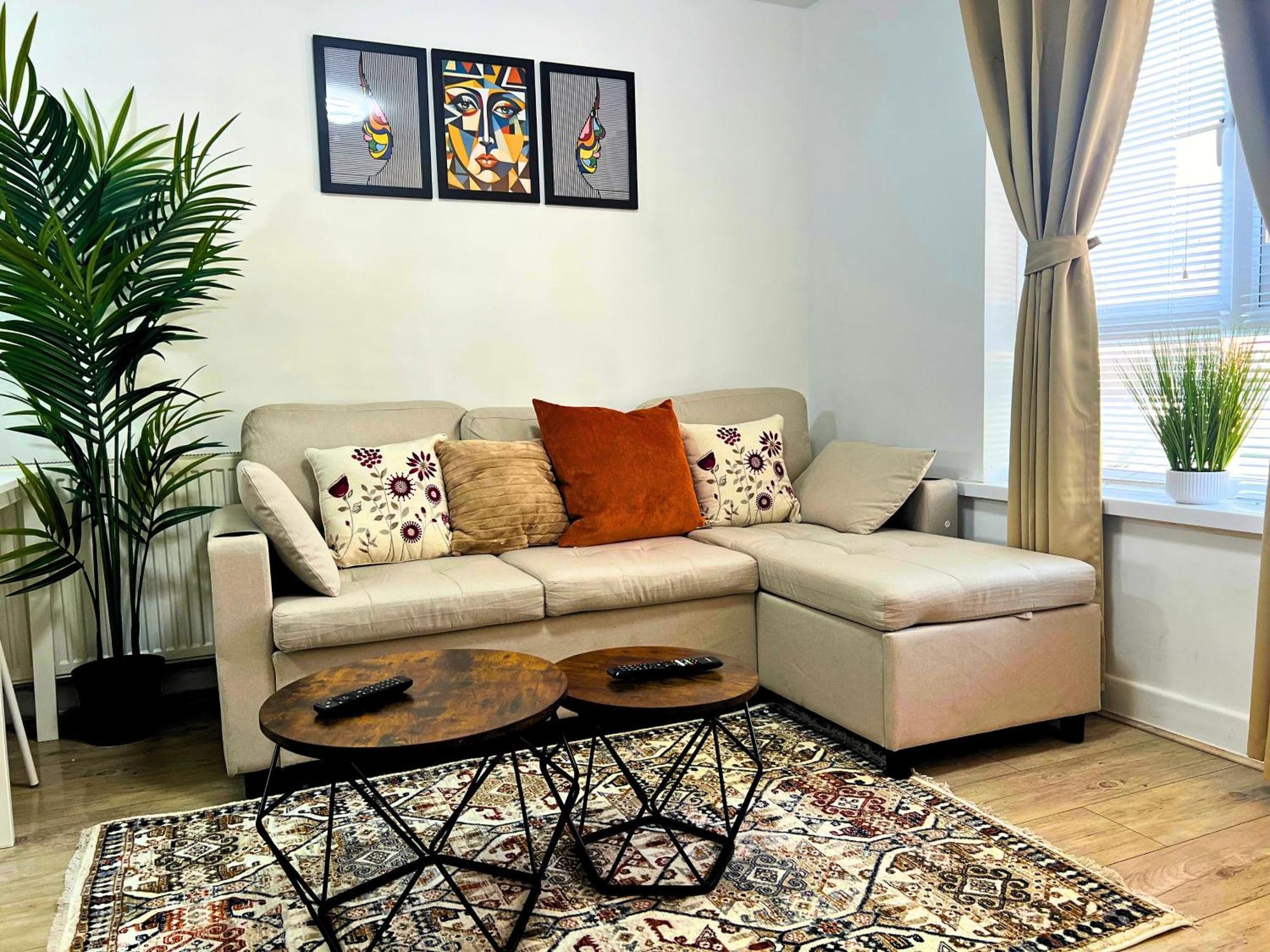 Apartment Nearby - Parking - Wifi - Garden - Sleeps 4 Birmingham