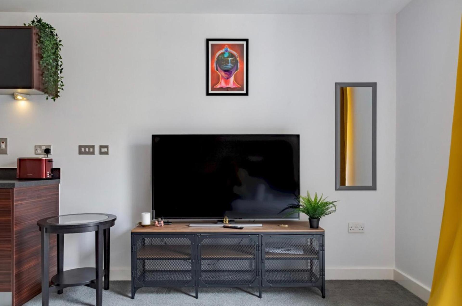 Modern Flat In Centre *
