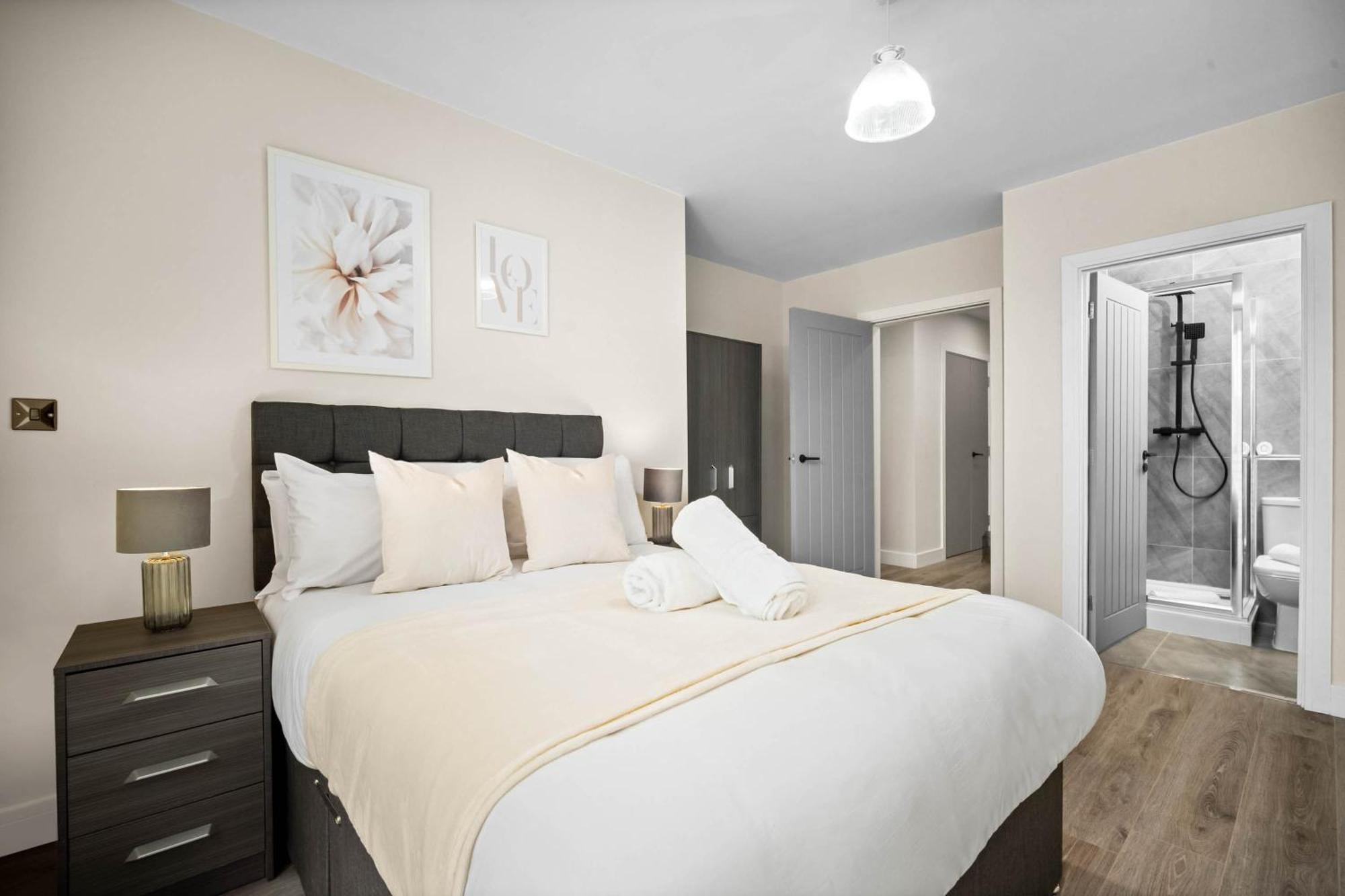 New Luxury - Two Bedroom - Centre - Jq 7ah *