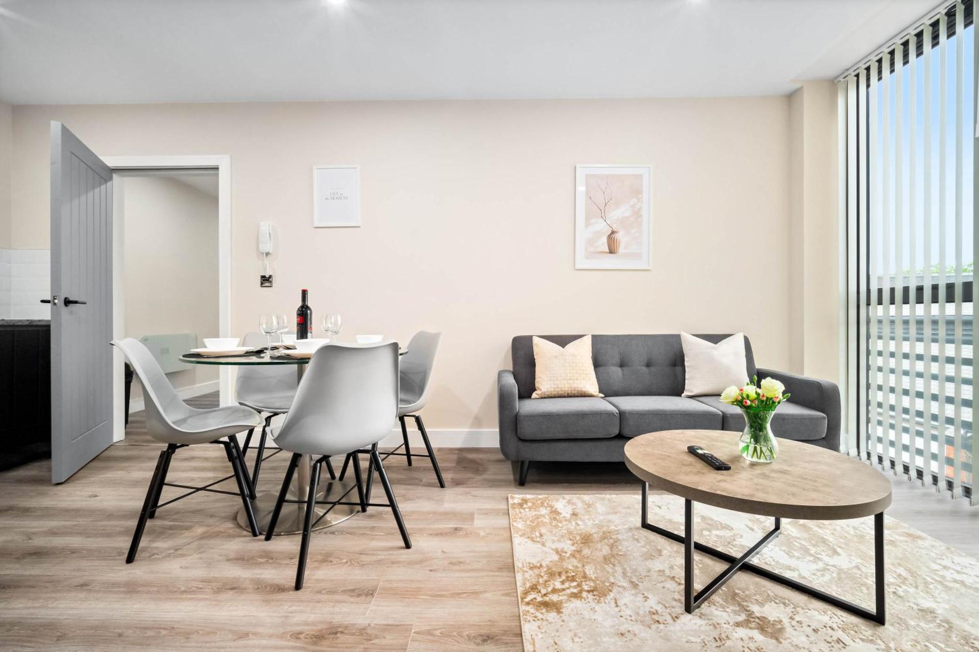 New Luxury - Two Bedroom - Centre - Jq 7ah *