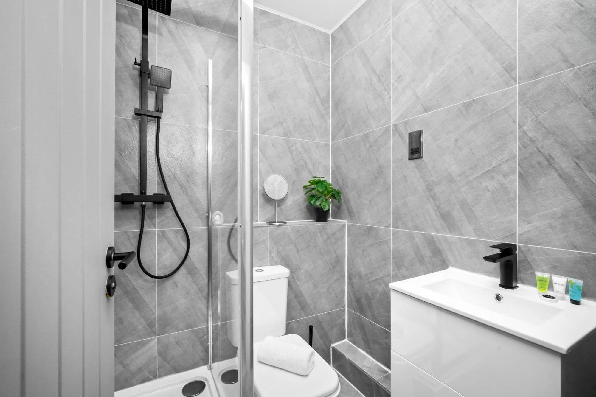 New Luxury - Two Bedroom - Centre - Jq 7ah