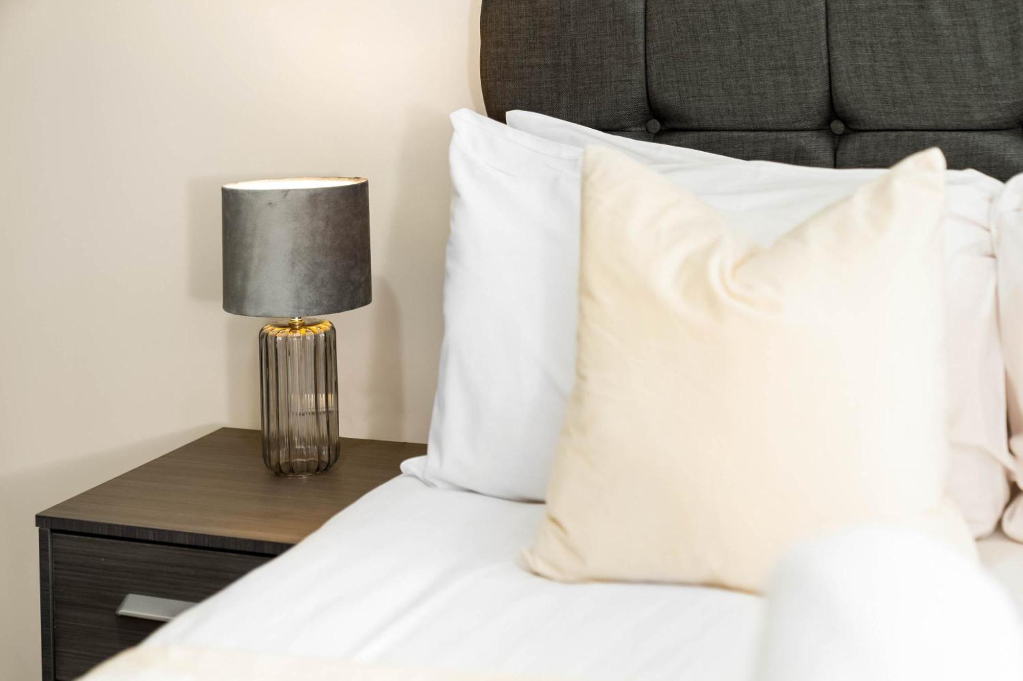Luxury Two Bedroom - Centre - New Executive Development - Rated - Jq 6ah *