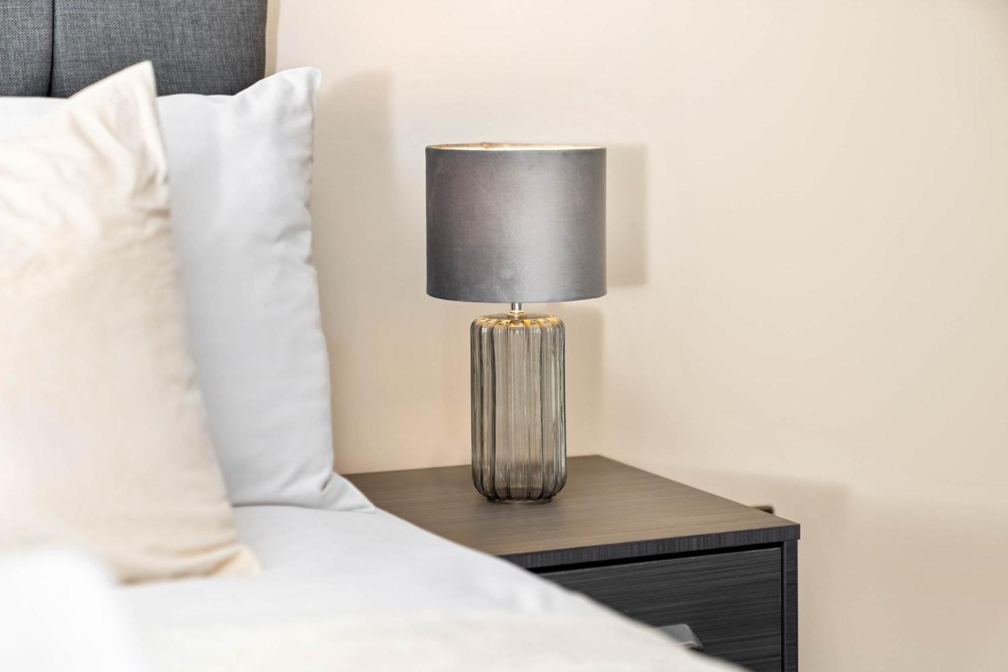 Apartment Luxury Two Bedroom - Centre - New Executive Development - Rated - Jq 6ah