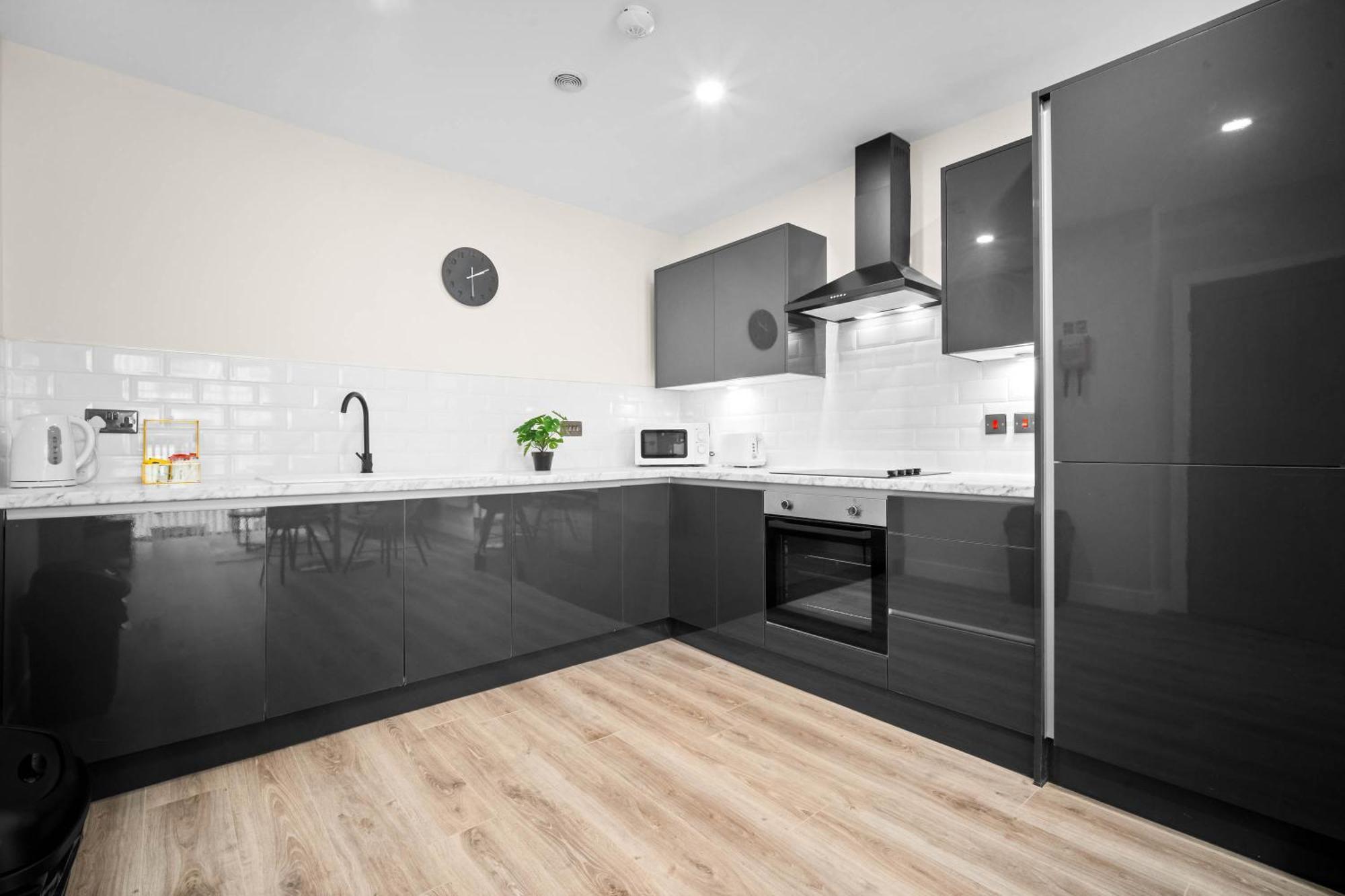 Luxury Two Bedroom - Centre - New Executive Development - Rated - Jq 6ah Apartment