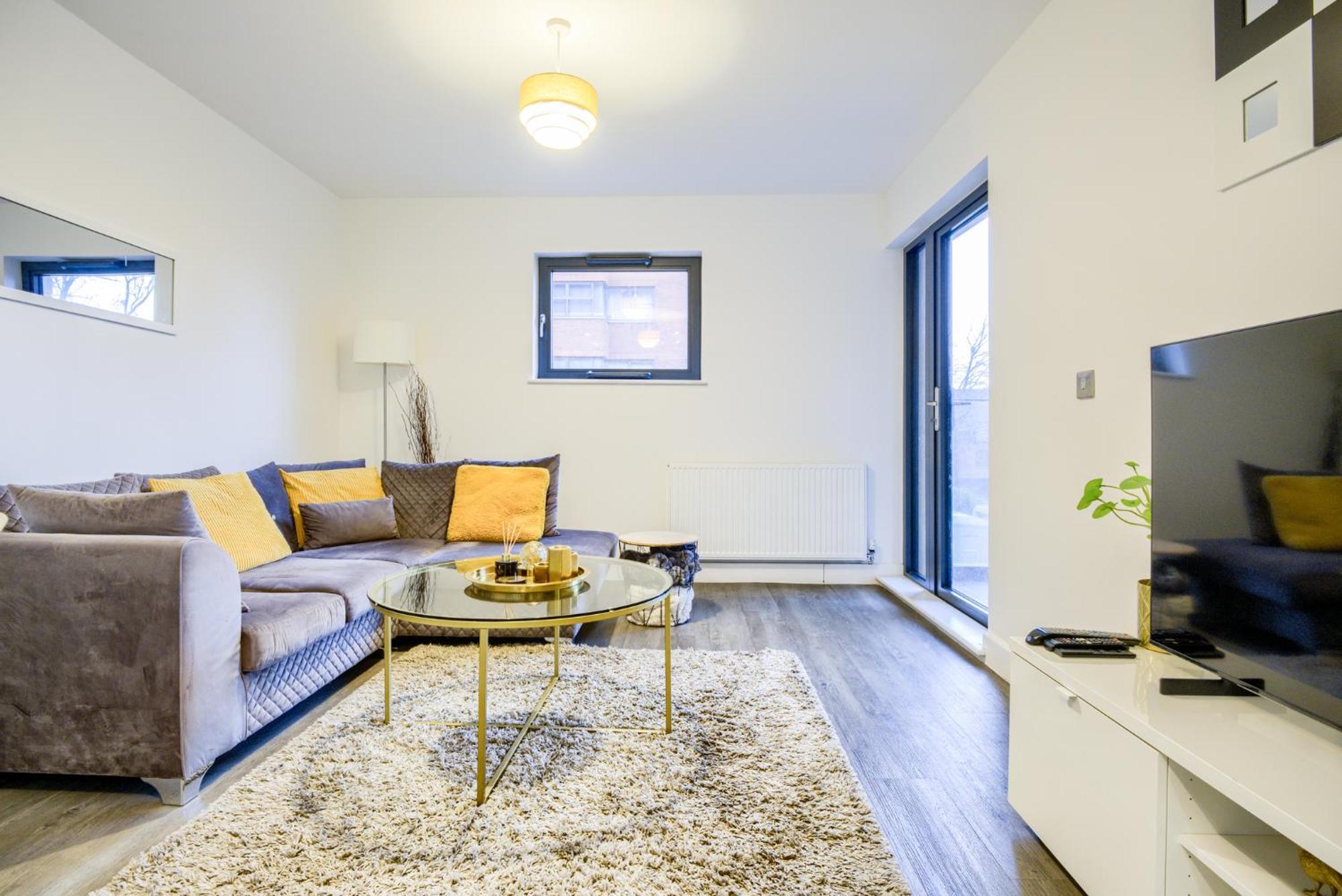 Modern 2 Bed With Location *