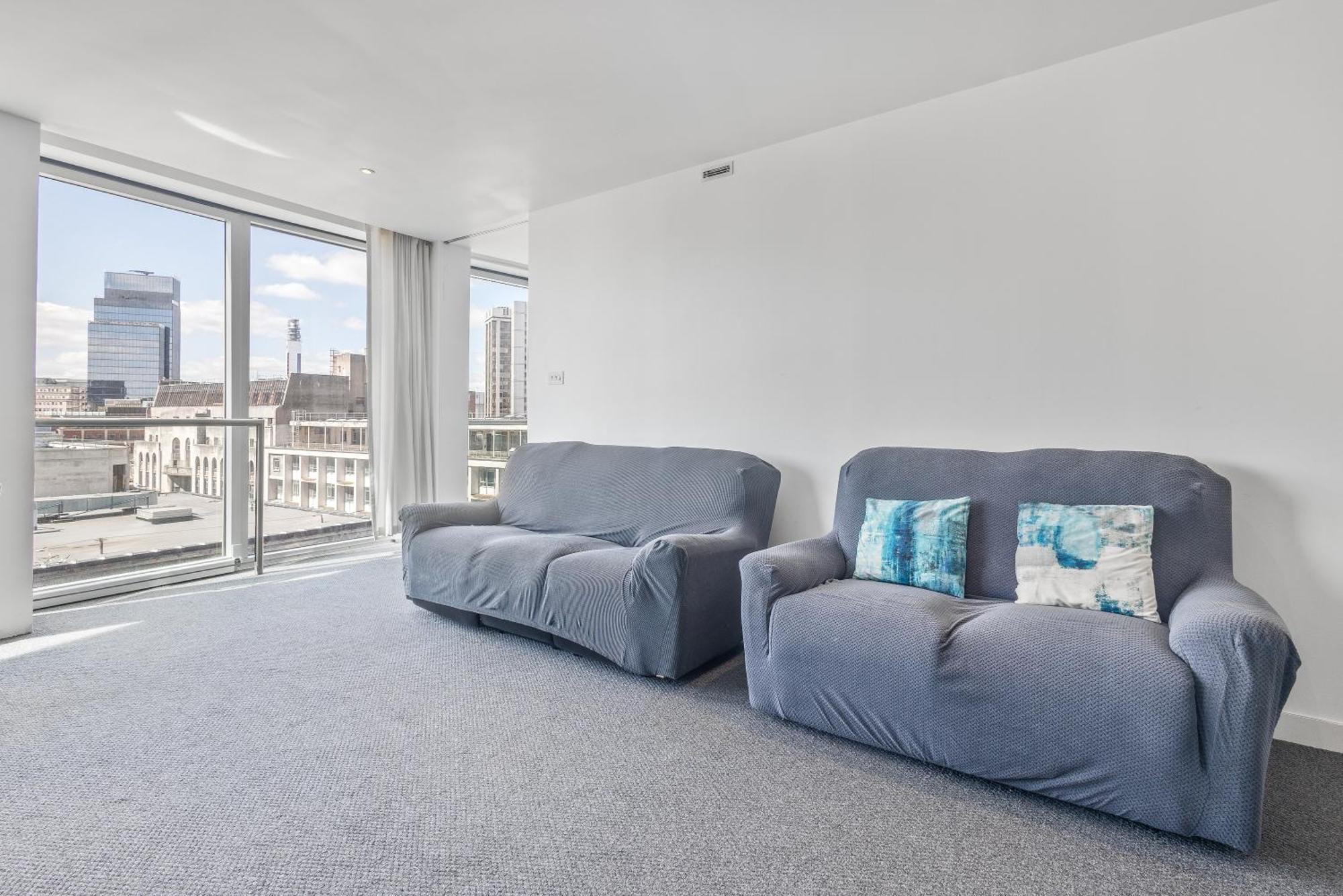 Apartment Centre, One Bedroom Apartment! *